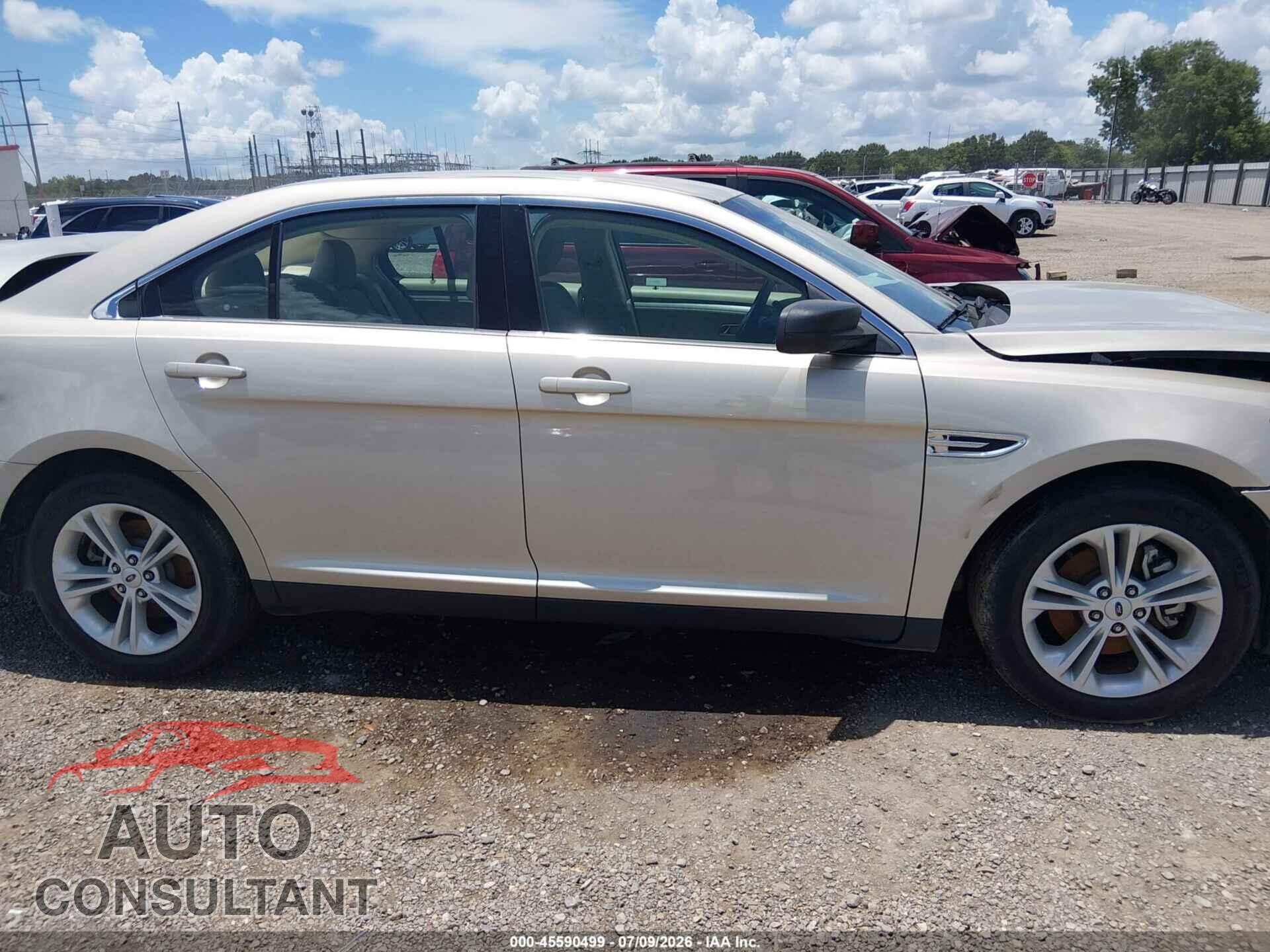FORD TAURUS 2018 - 1FAHP2D87JG122864