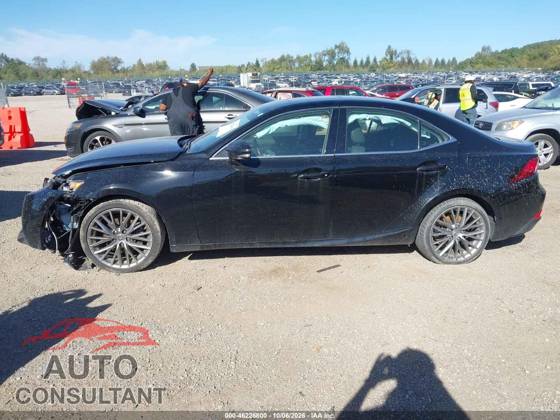 LEXUS IS 2015 - JTHCF1D23F5029807