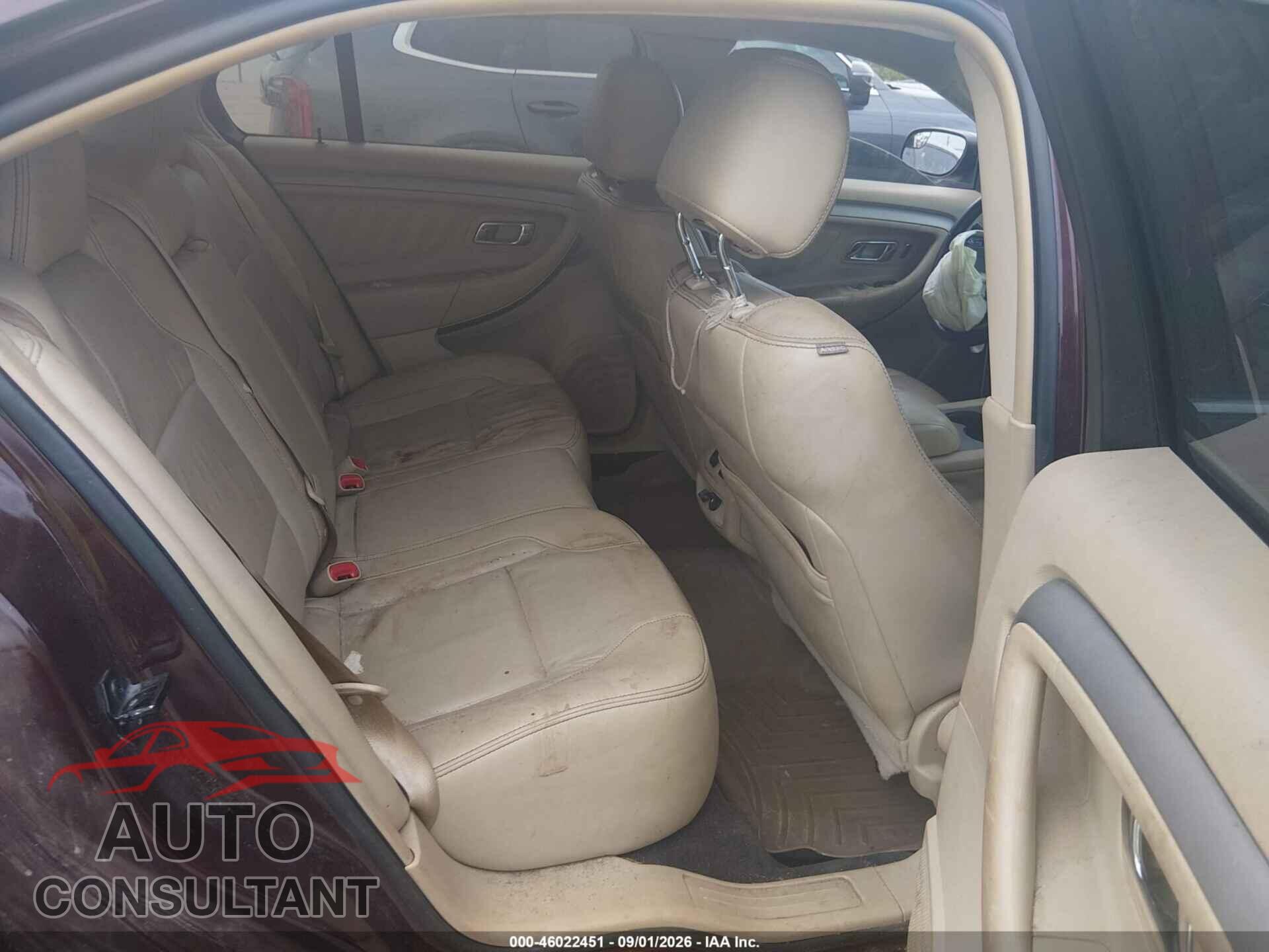 FORD TAURUS 2018 - 1FAHP2E86JG101082