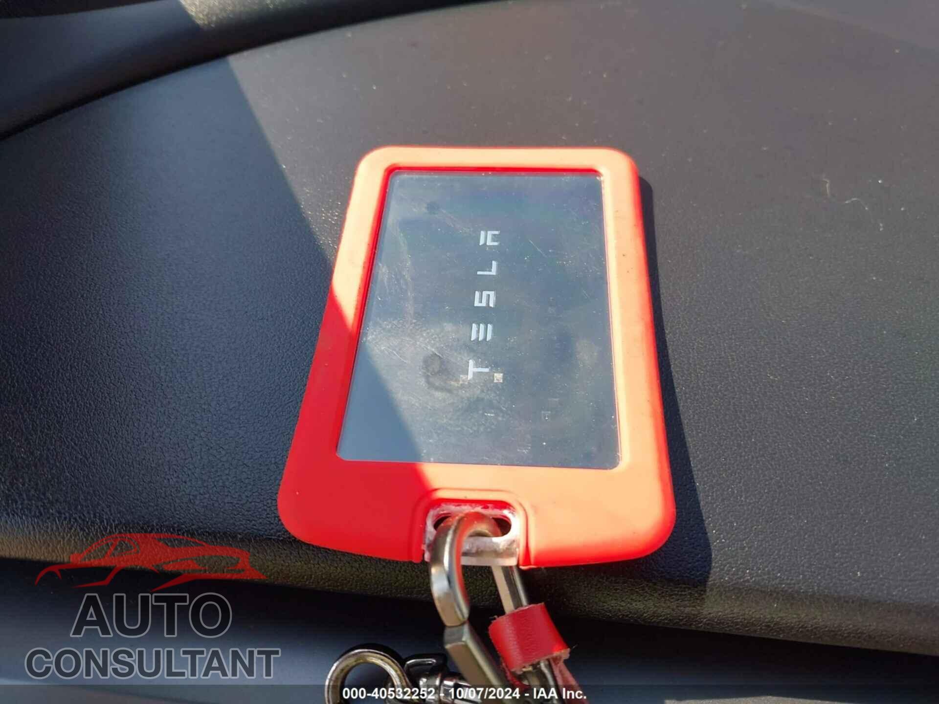 TESLA MODEL 3 2018 - 5YJ3E1EA5JF052524