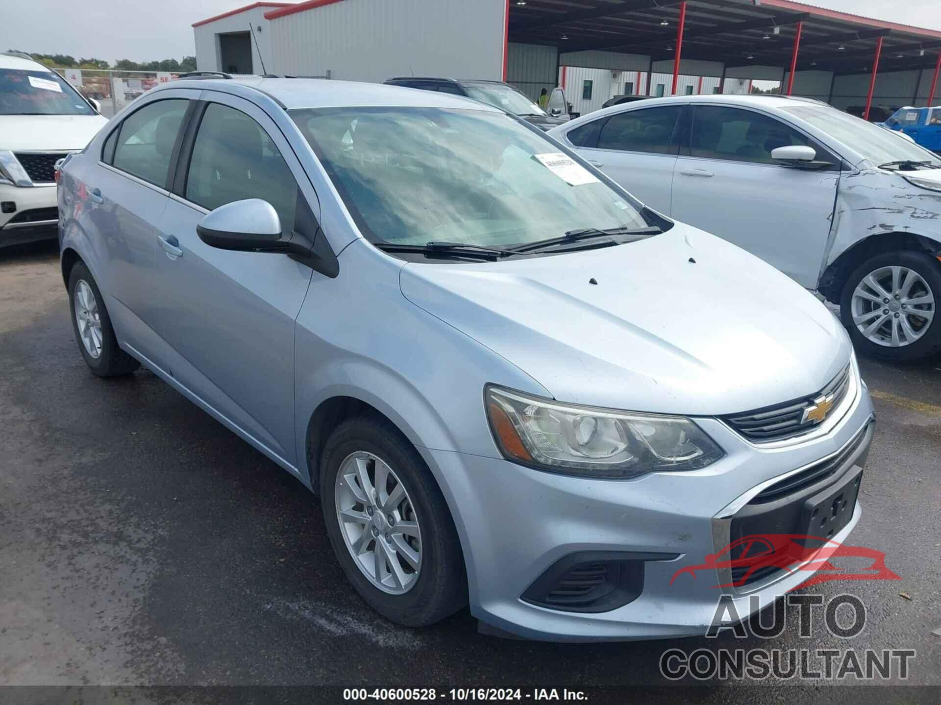 CHEVROLET SONIC 2017 - 1G1JD5SH7H4101610