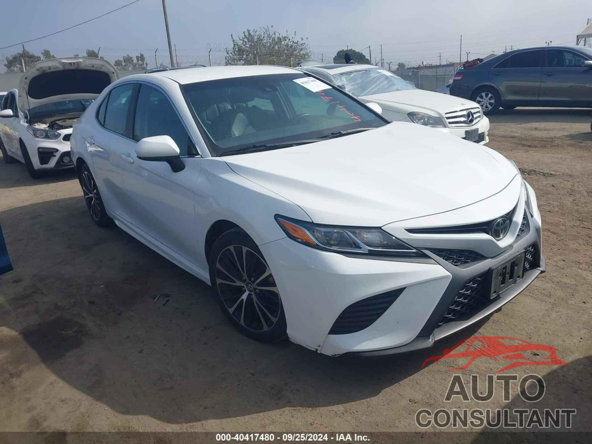 TOYOTA CAMRY 2018 - 4T1B11HK5JU585049