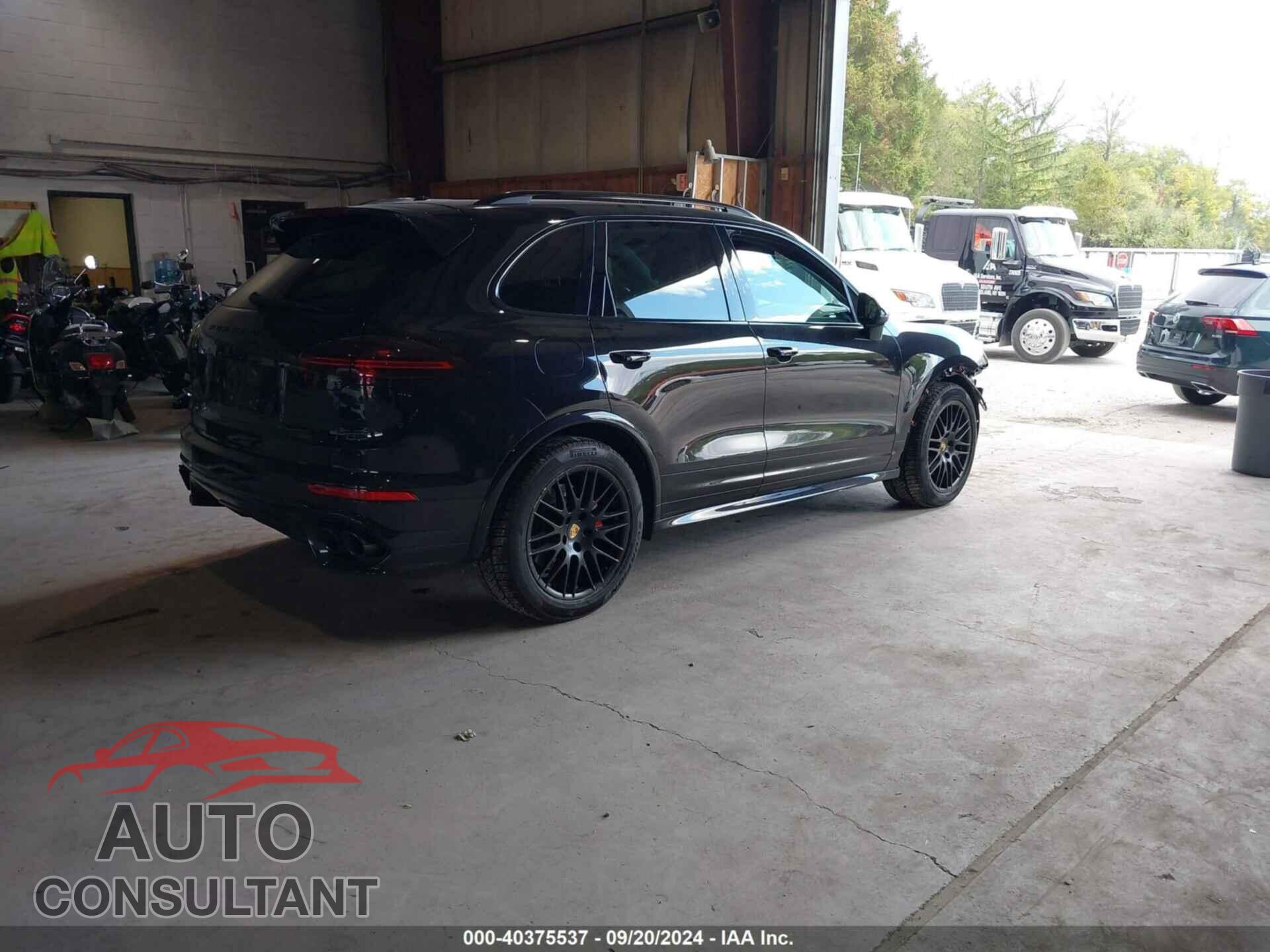 PORSCHE CAYENNE 2017 - WP1AD2A28HLA83397