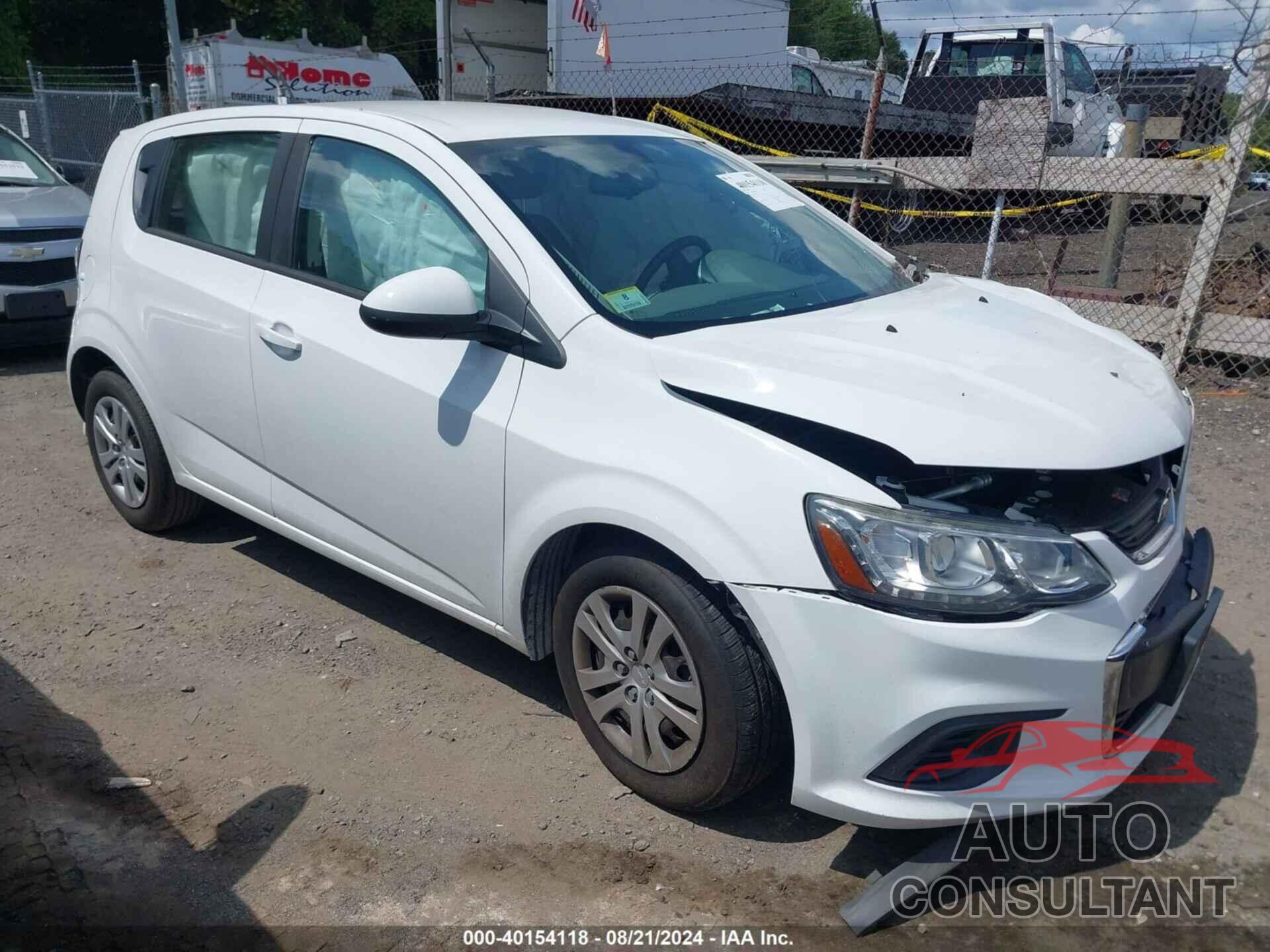 CHEVROLET SONIC 2017 - 1G1JG6SG1H4153318