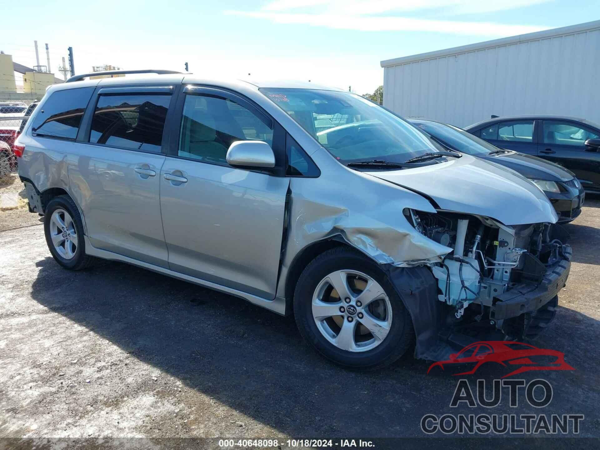 TOYOTA SIENNA 2019 - 5TDKZ3DC5KS005070