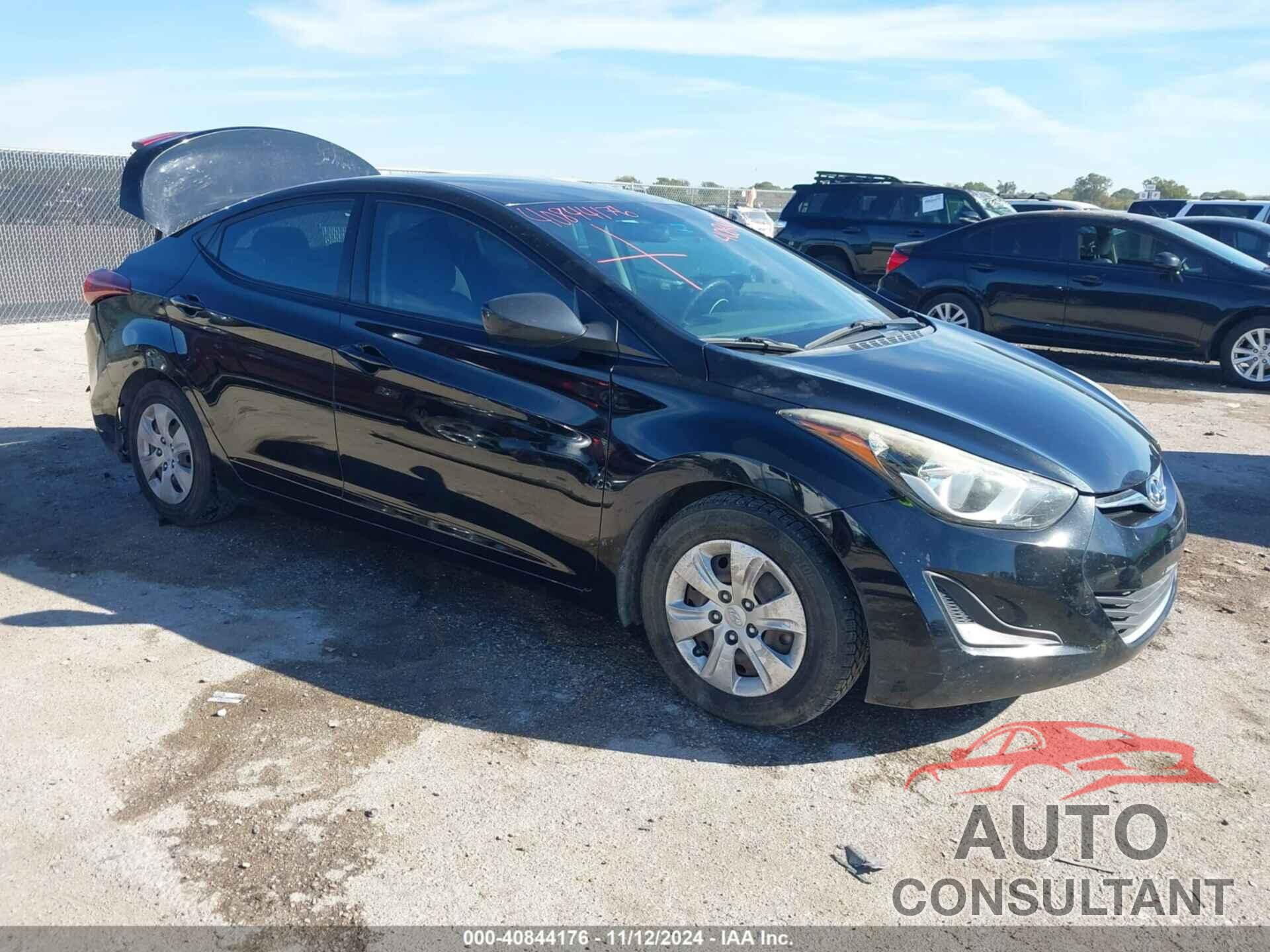 HYUNDAI ELANTRA 2016 - KMHDH4AE8GU647143