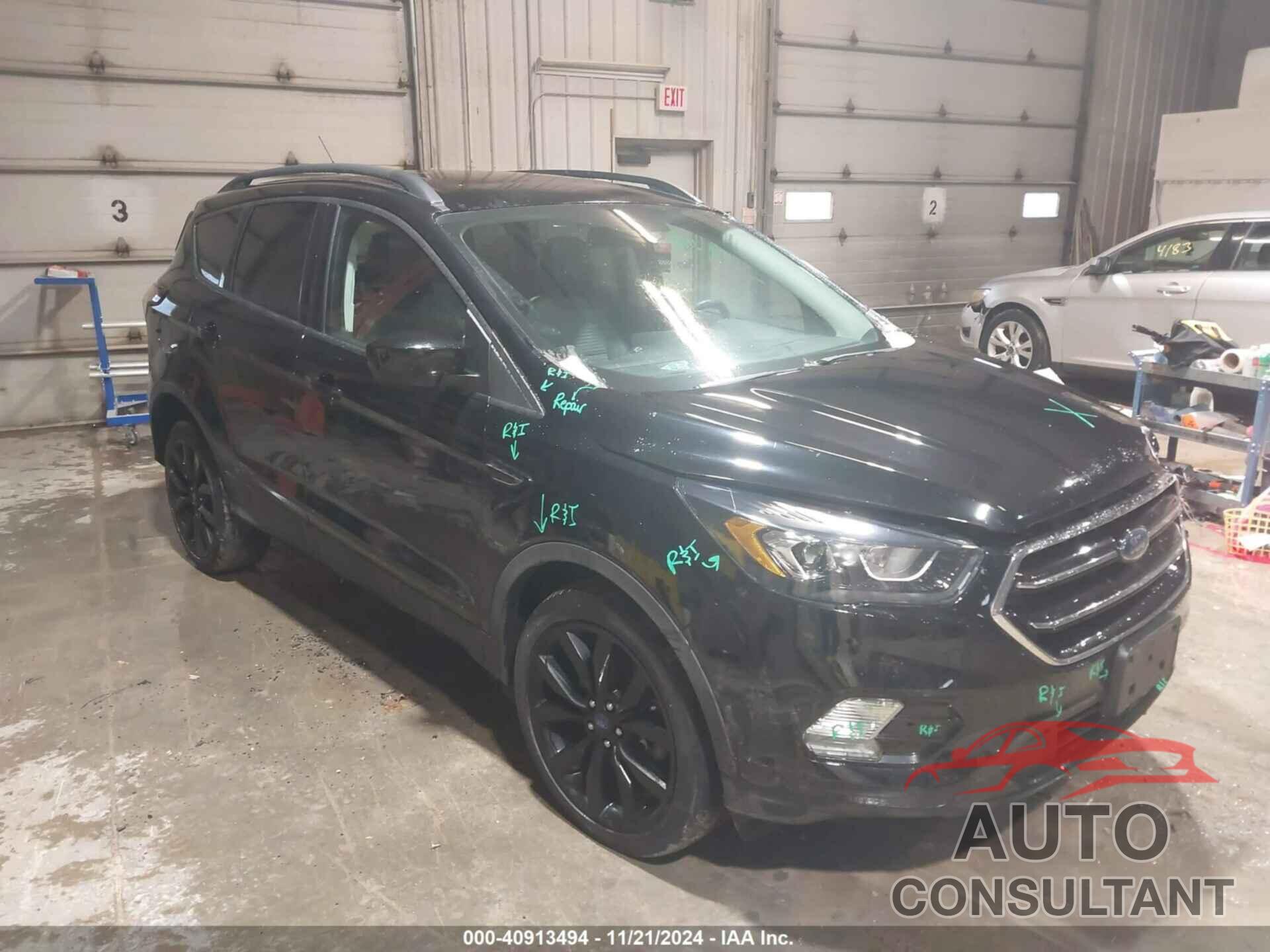 FORD ESCAPE 2017 - 1FMCU9G90HUC64989