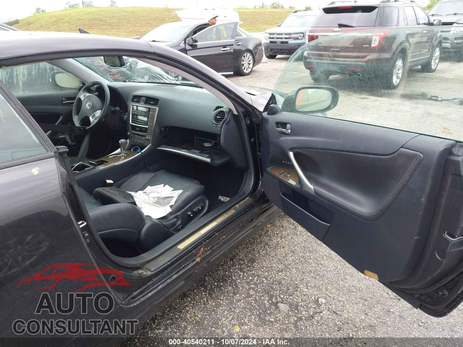 LEXUS IS 250C 2011 - JTHFF2C26B2519688