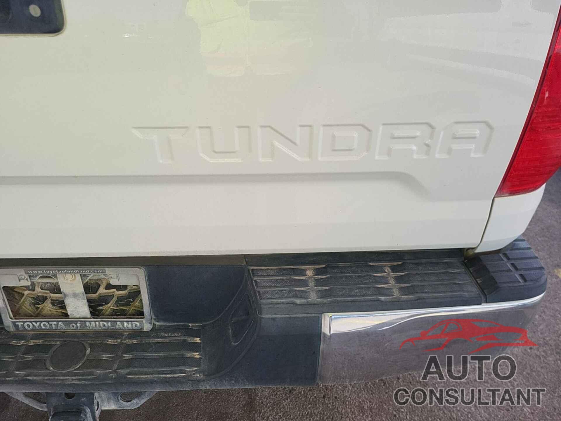 TOYOTA TUNDRA 2019 - 5TFUW5F10KX831795