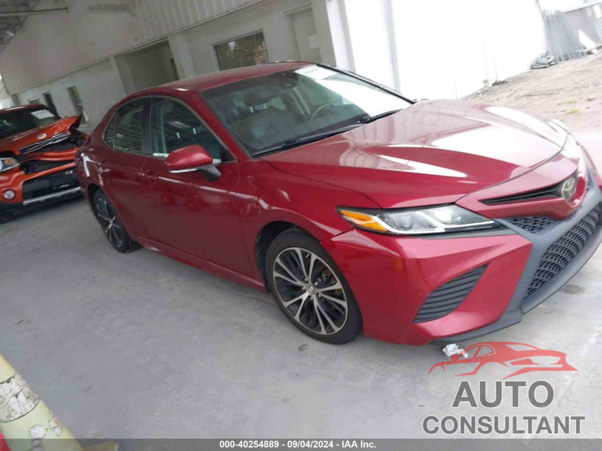 TOYOTA CAMRY 2018 - 4T1B11HK3JU563065