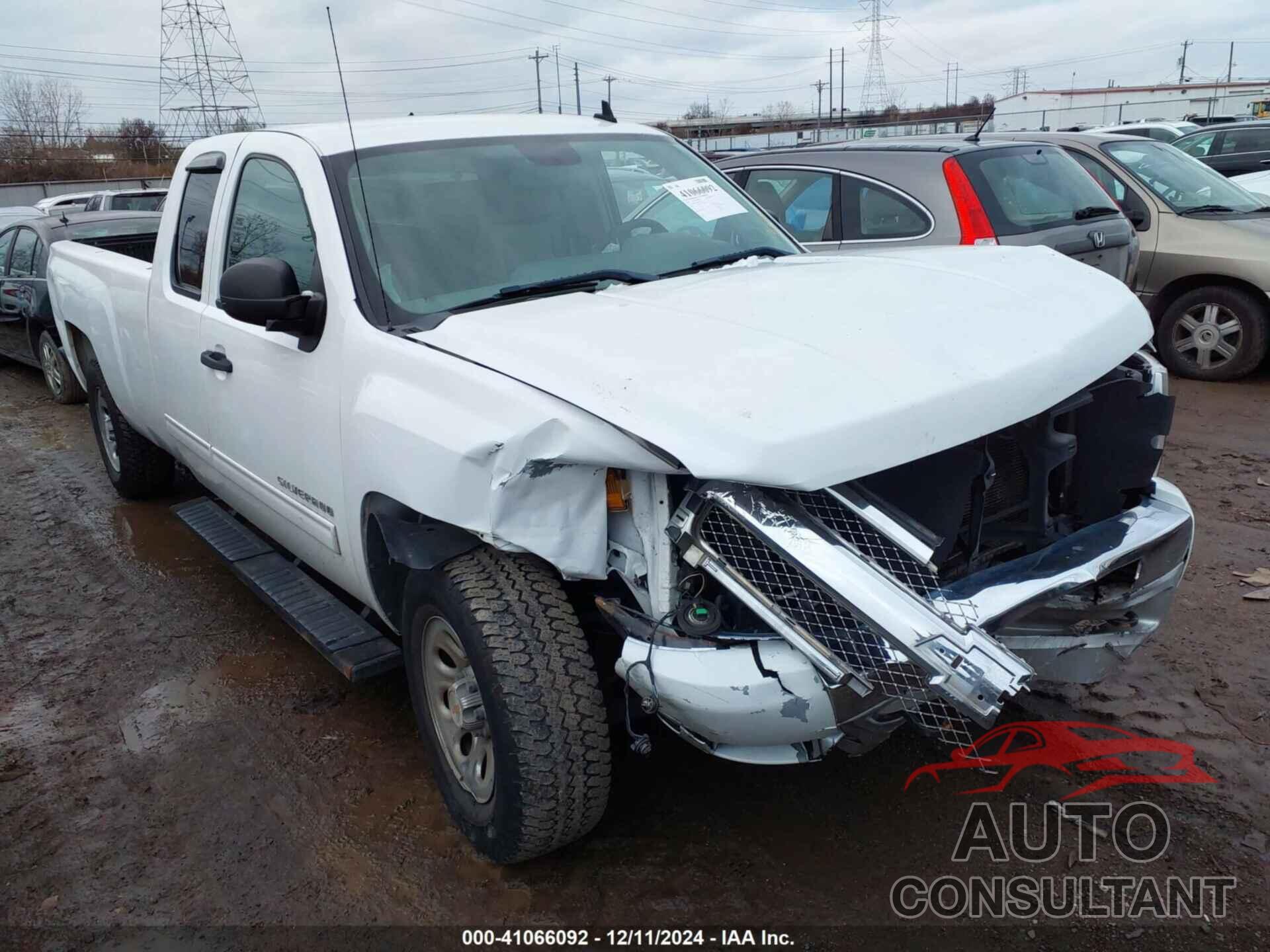 CHEVROLET SILVERADO 1500 2013 - 1GCRKSE04DZ217610