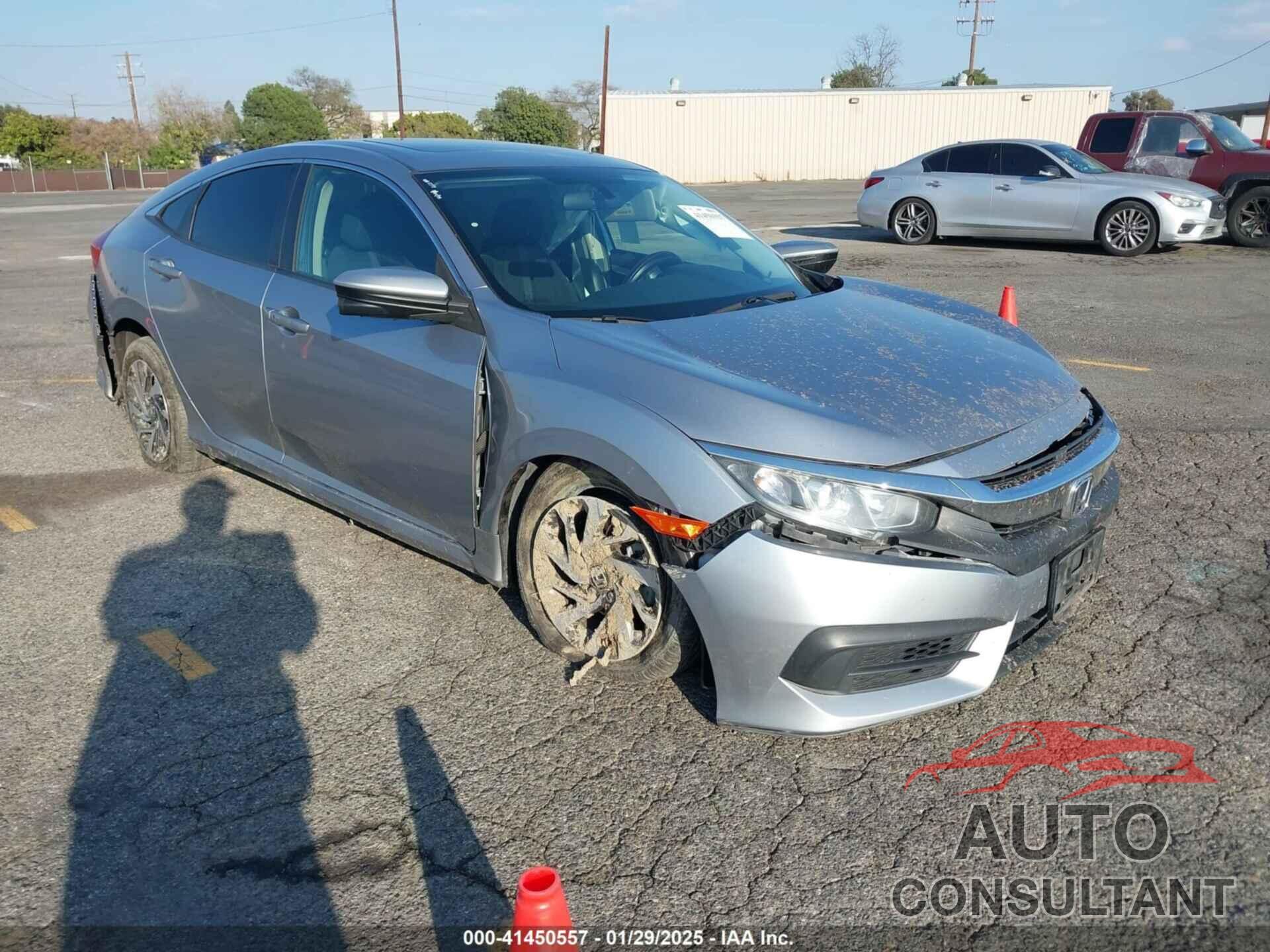 HONDA CIVIC 2018 - 2HGFC2F79JH563029