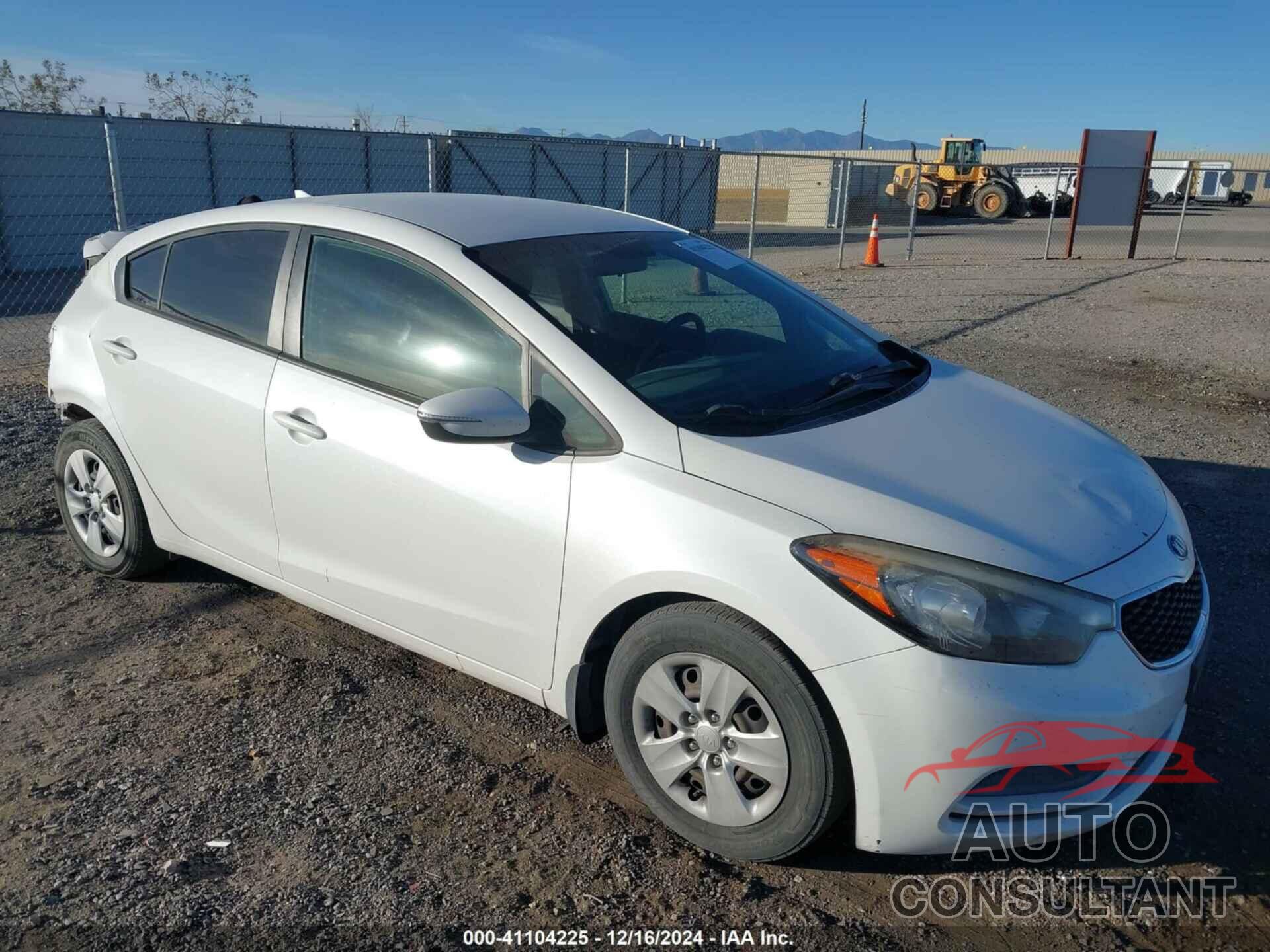 KIA FORTE 2016 - KNAFX4A6XG5559419