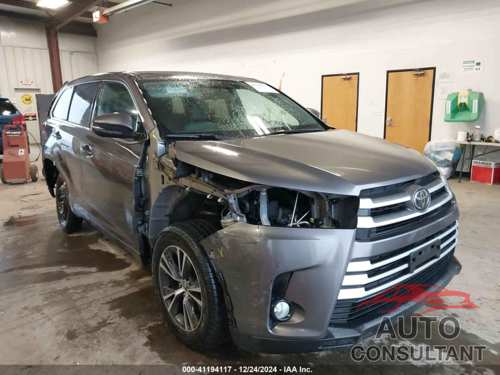 TOYOTA HIGHLANDER 2018 - 5TDBZRFH5JS836160