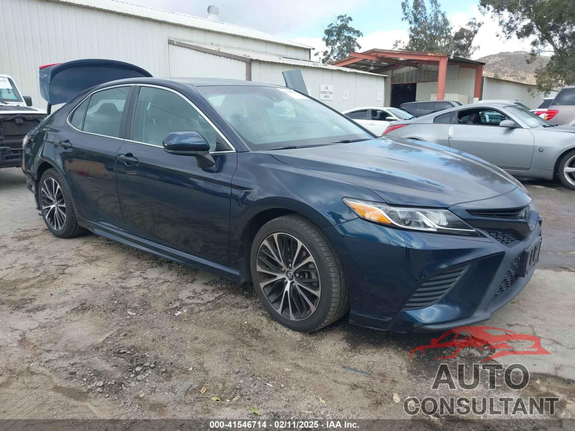 TOYOTA CAMRY 2018 - 4T1B11HK4JU642261