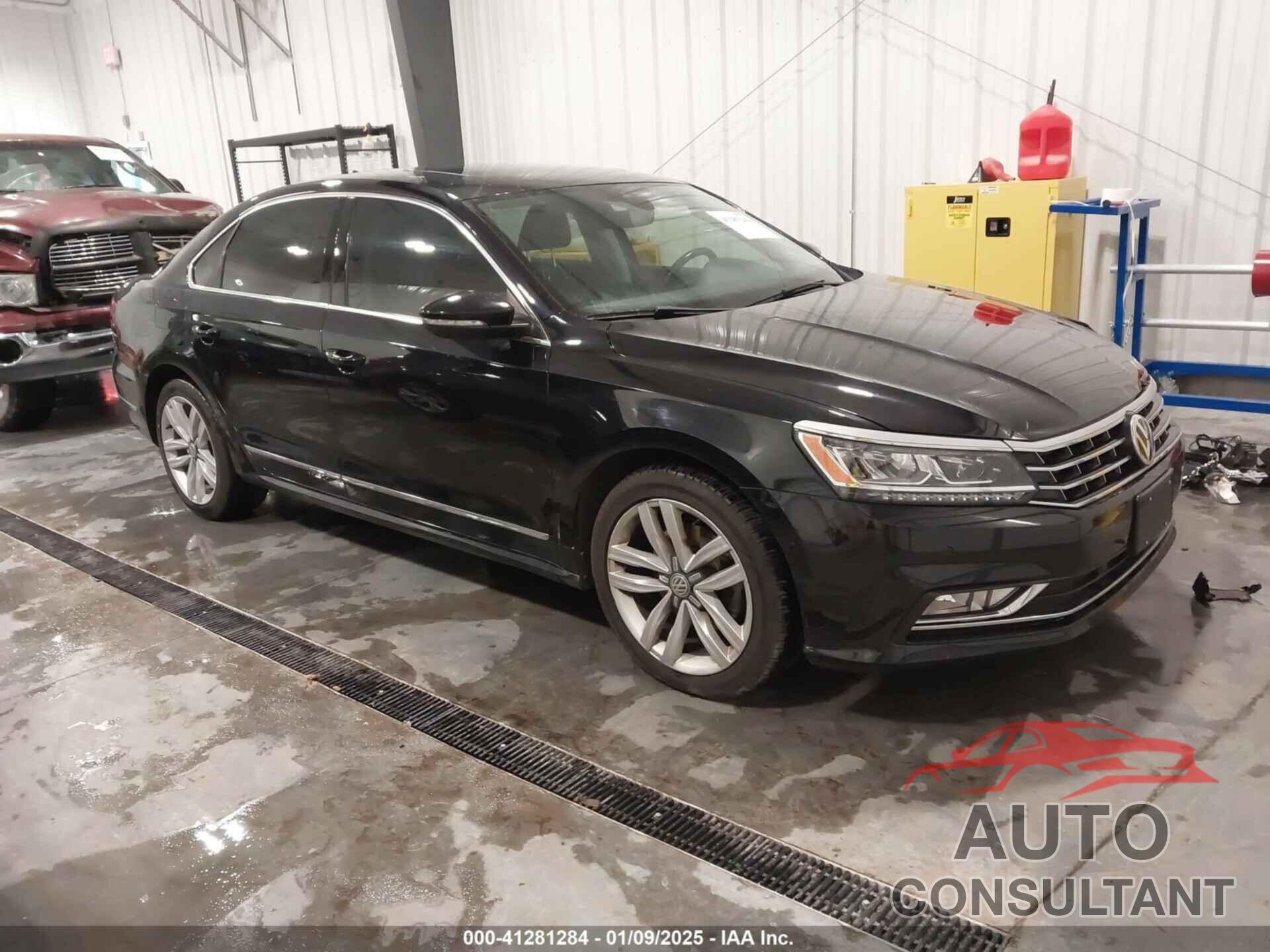 VOLKSWAGEN PASSAT 2017 - 1VWCT7A30HC060129