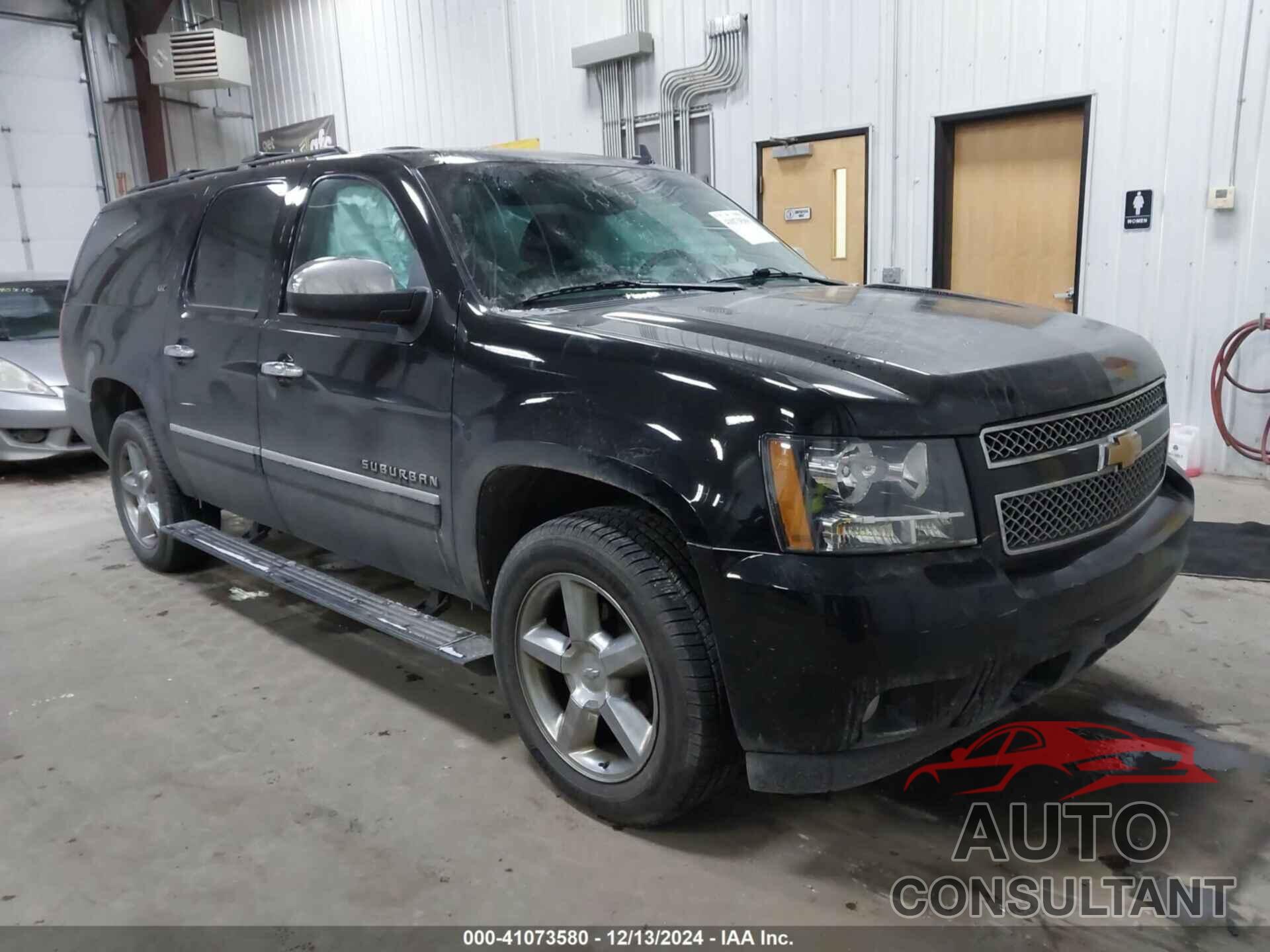 CHEVROLET SUBURBAN 1500 2013 - 1GNSKKE72DR230118