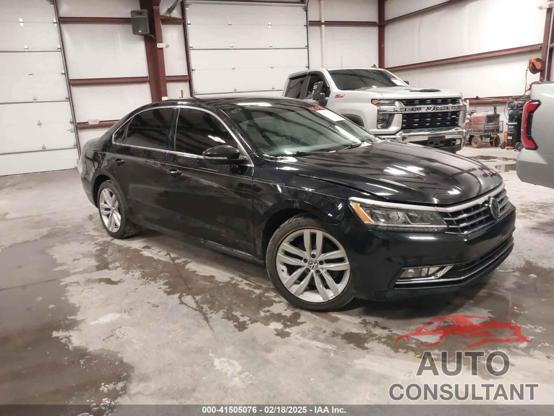 VOLKSWAGEN PASSAT 2018 - 1VWBA7A32JC018861