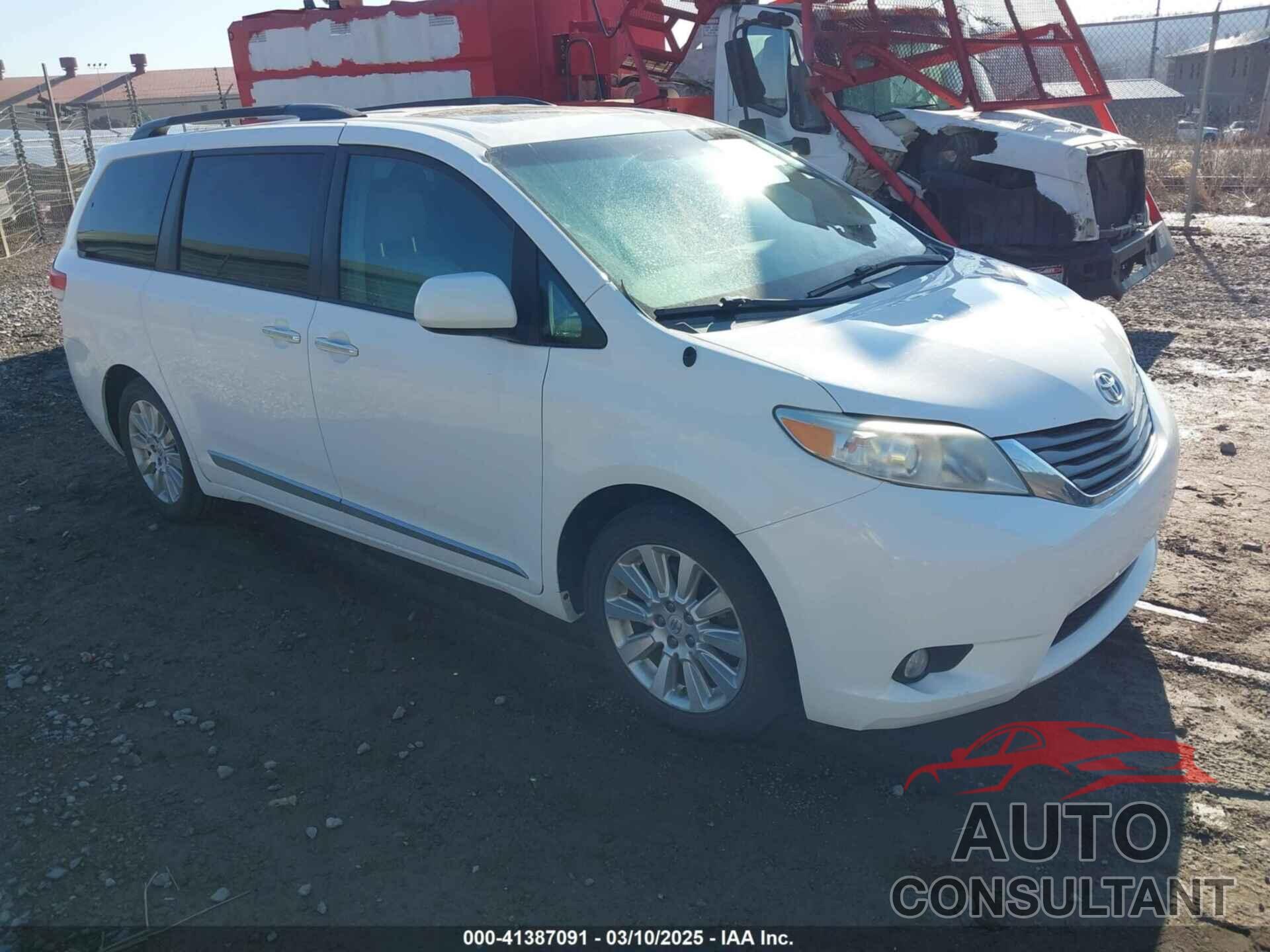 TOYOTA SIENNA 2014 - 5TDDK3DC6ES076778