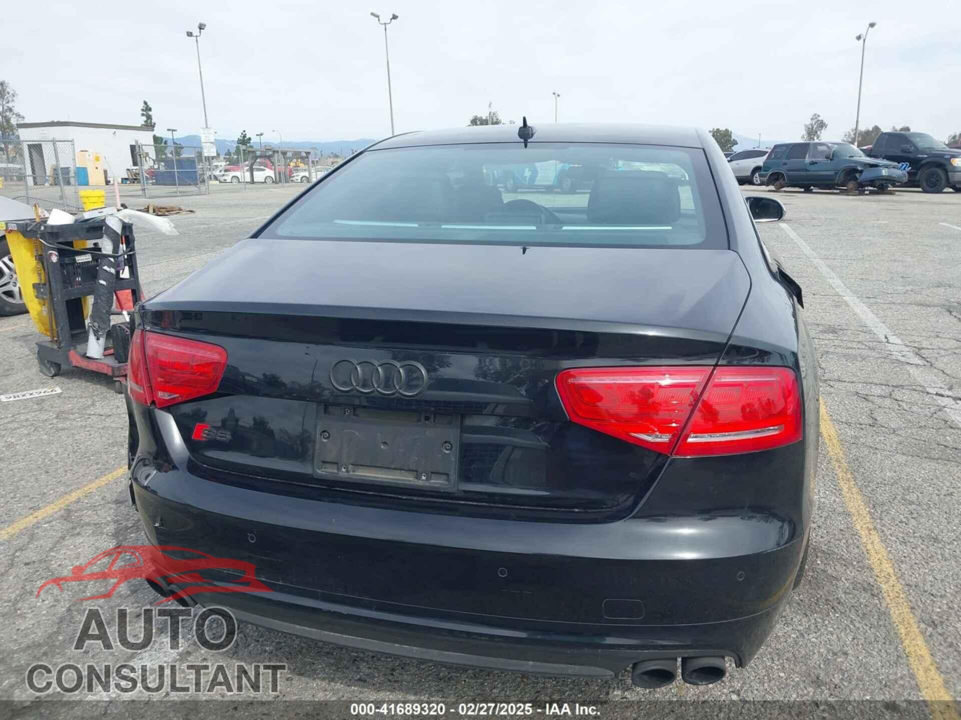AUDI S8 2013 - WAUD2AFD0DN028673