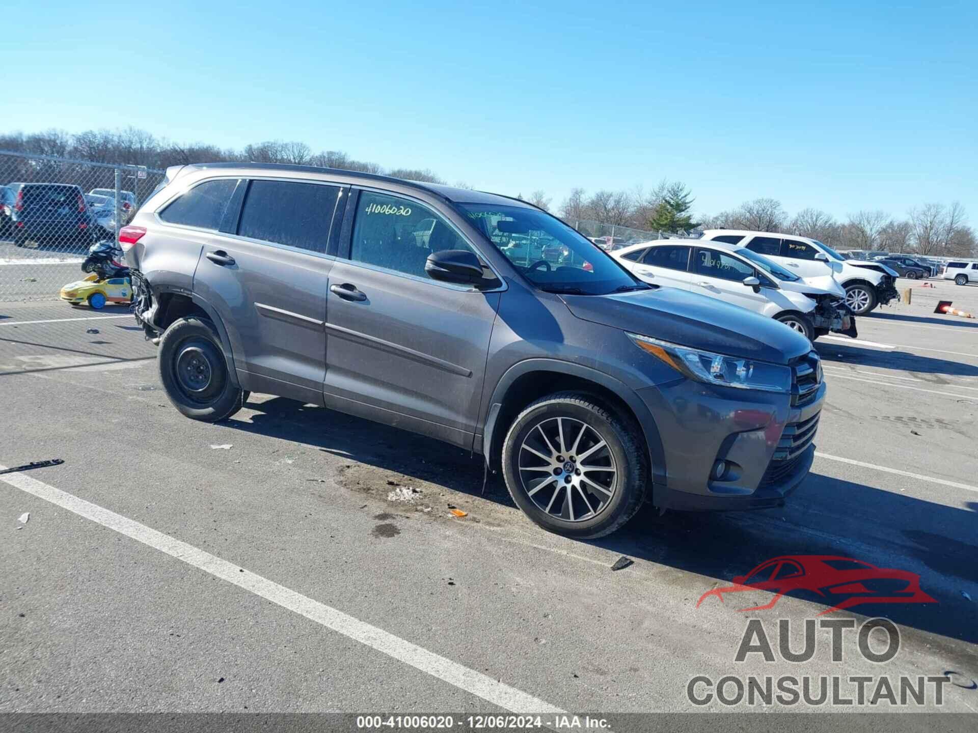 TOYOTA HIGHLANDER 2018 - 5TDJZRFH5JS815868