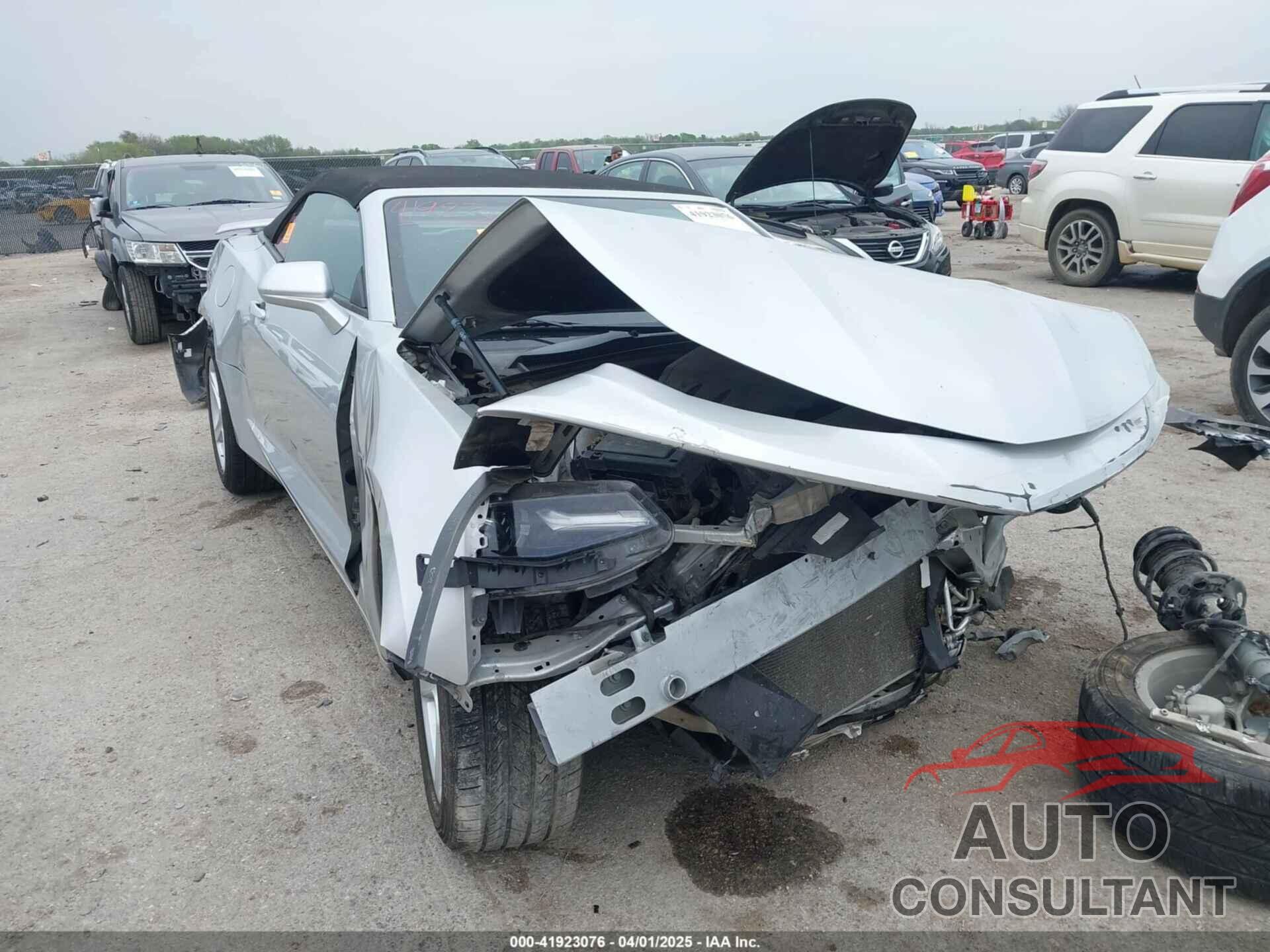 CHEVROLET CAMARO 2019 - 1G1FB3DS9K0133305