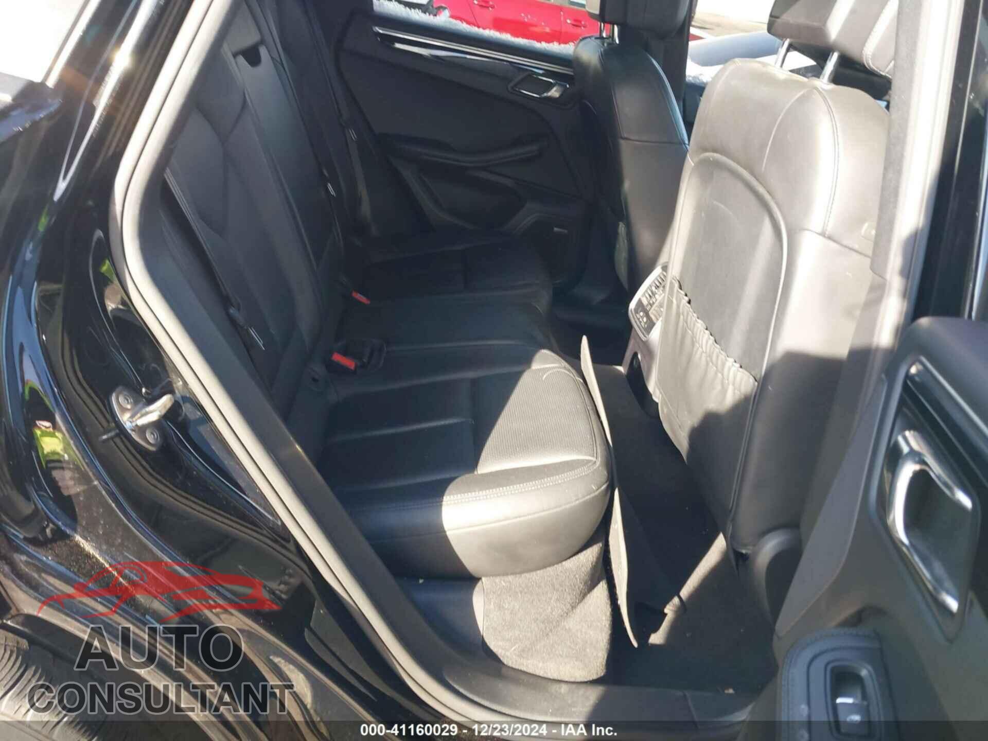 PORSCHE MACAN 2017 - WP1AA2A58HLB02405