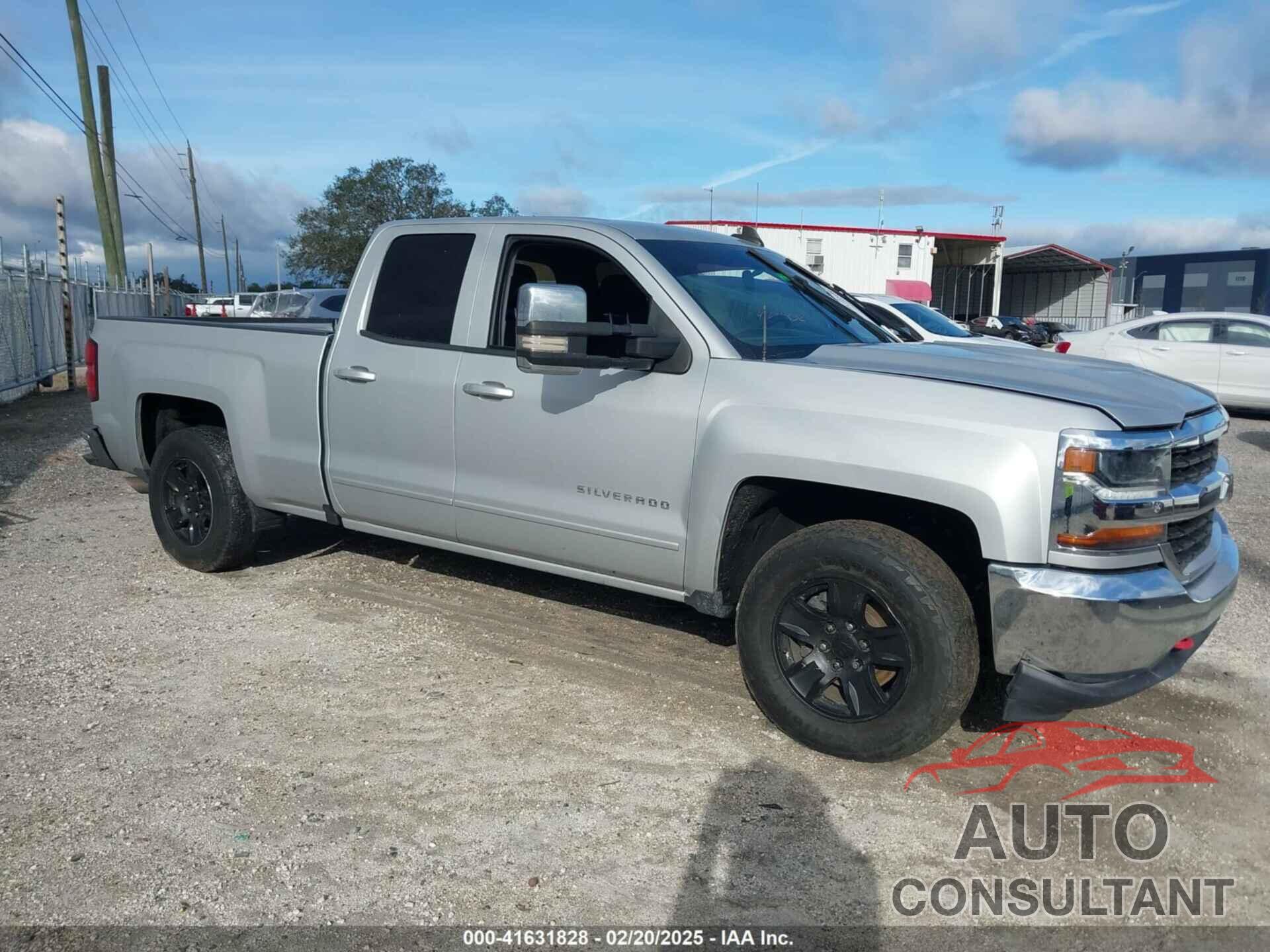 CHEVROLET SILVERADO 1500 2018 - 1GCRCREC5JZ138622