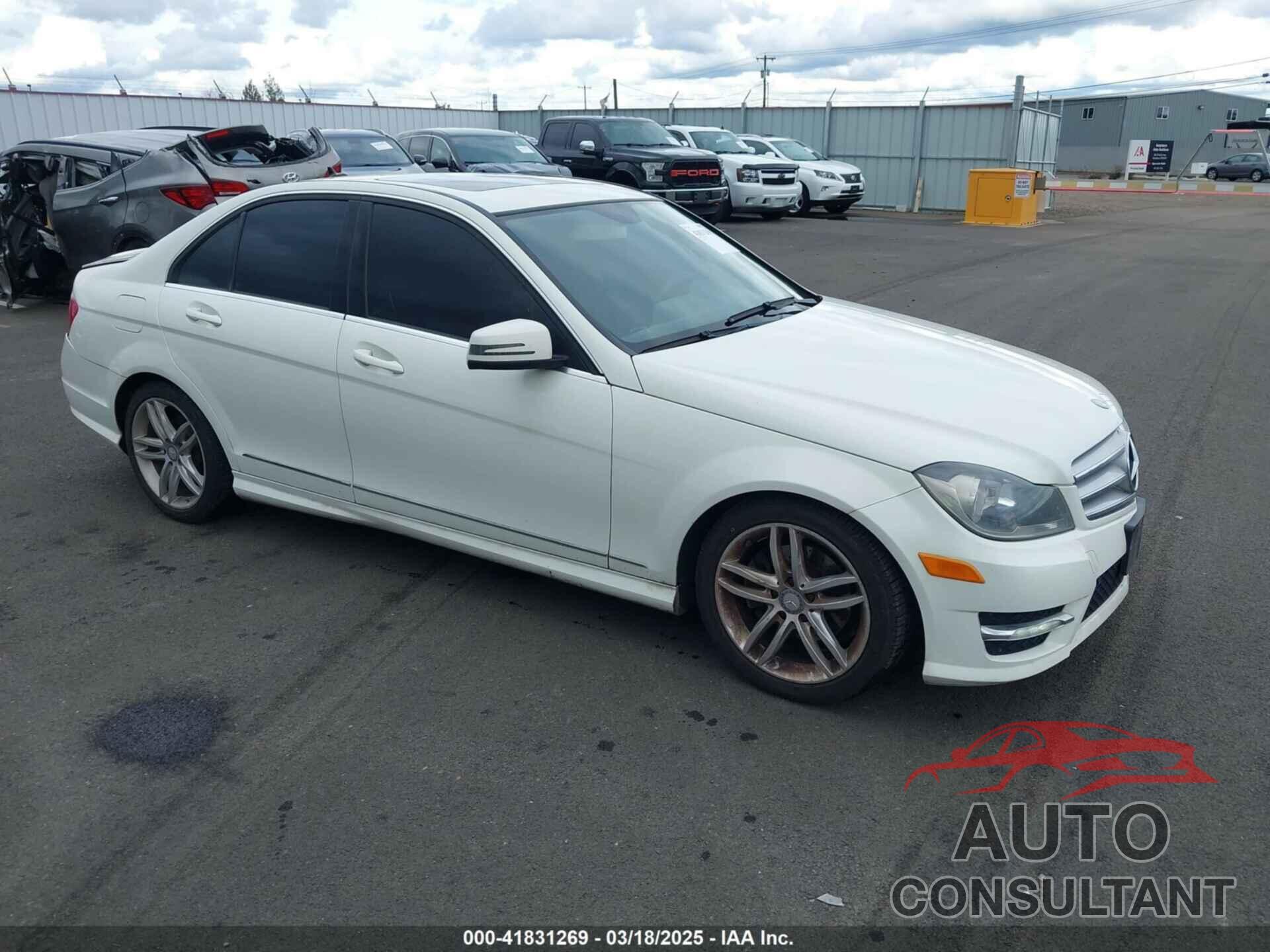 MERCEDES-BENZ C 300 2012 - WDDGF8BB3CR212908
