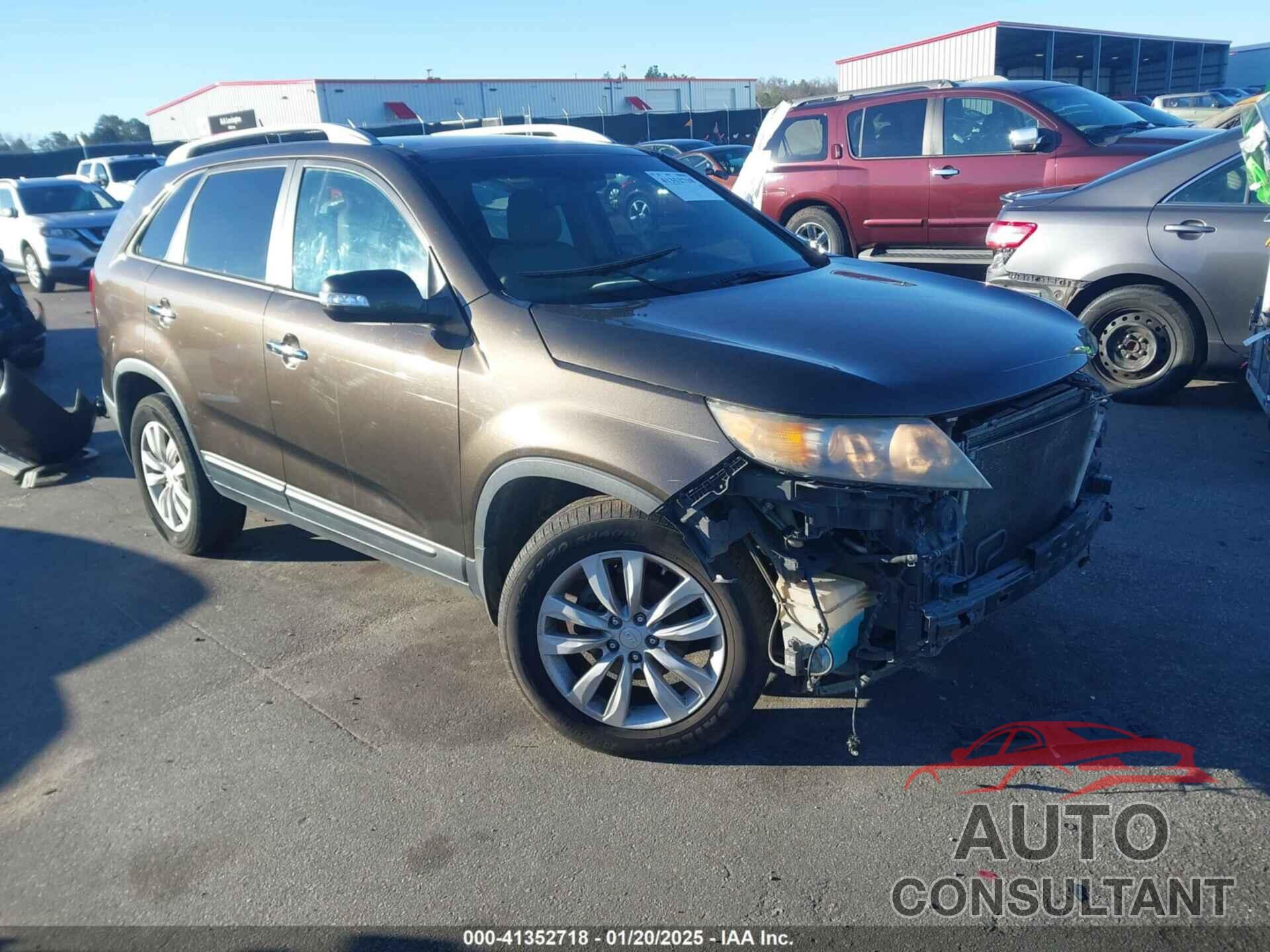 KIA SORENTO 2011 - 5XYKU4A24BG154793