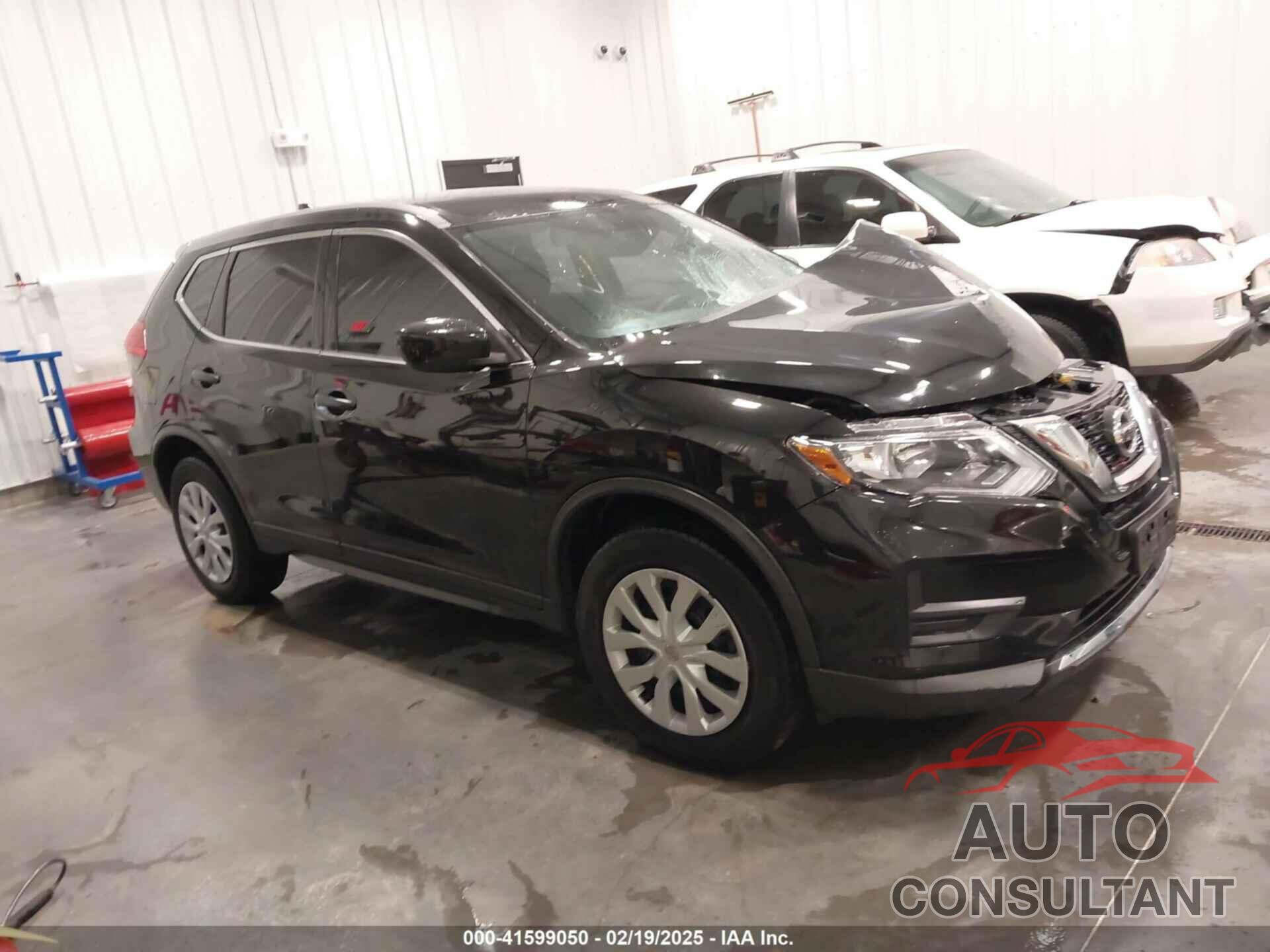 NISSAN ROGUE 2017 - KNMAT2MVXHP526961