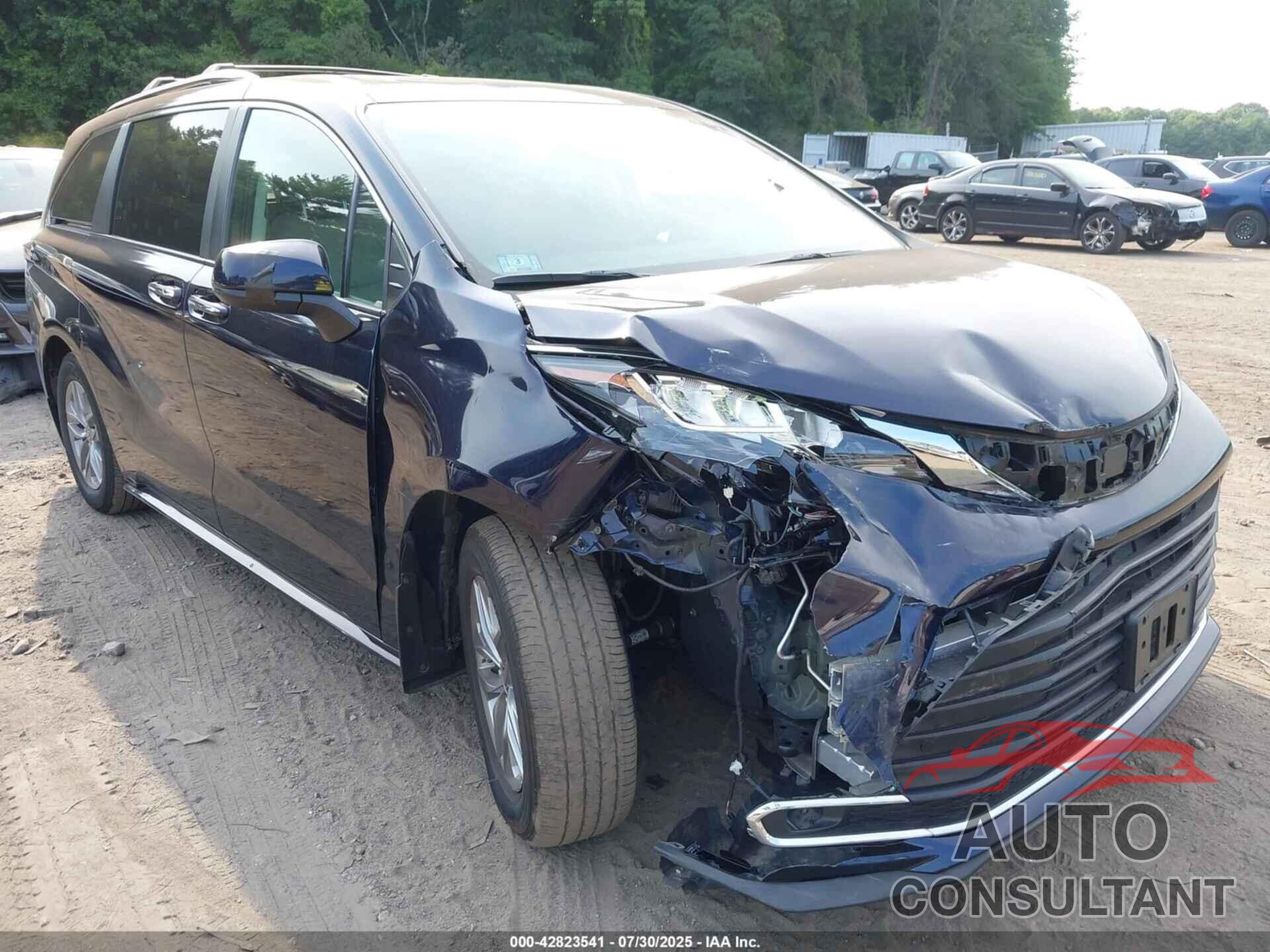 TOYOTA SIENNA 2022 - 5TDYSKFC8NS051809