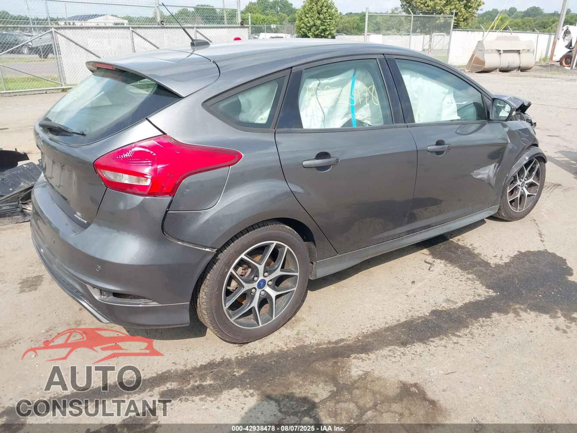 FORD FOCUS 2016 - 1FADP3K23GL377109