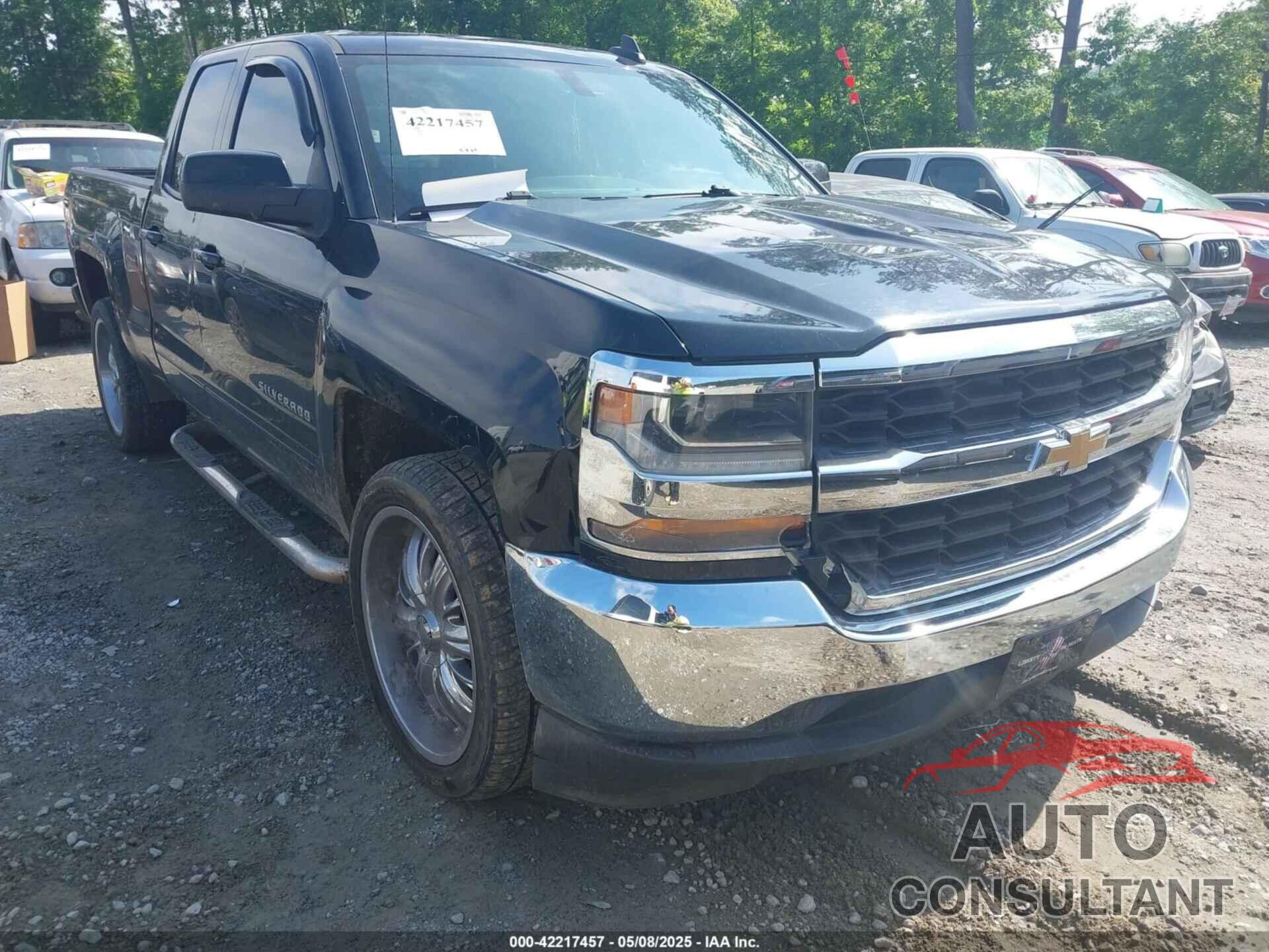 CHEVROLET SILVERADO 1500 2018 - 1GCRCREH3JZ163109