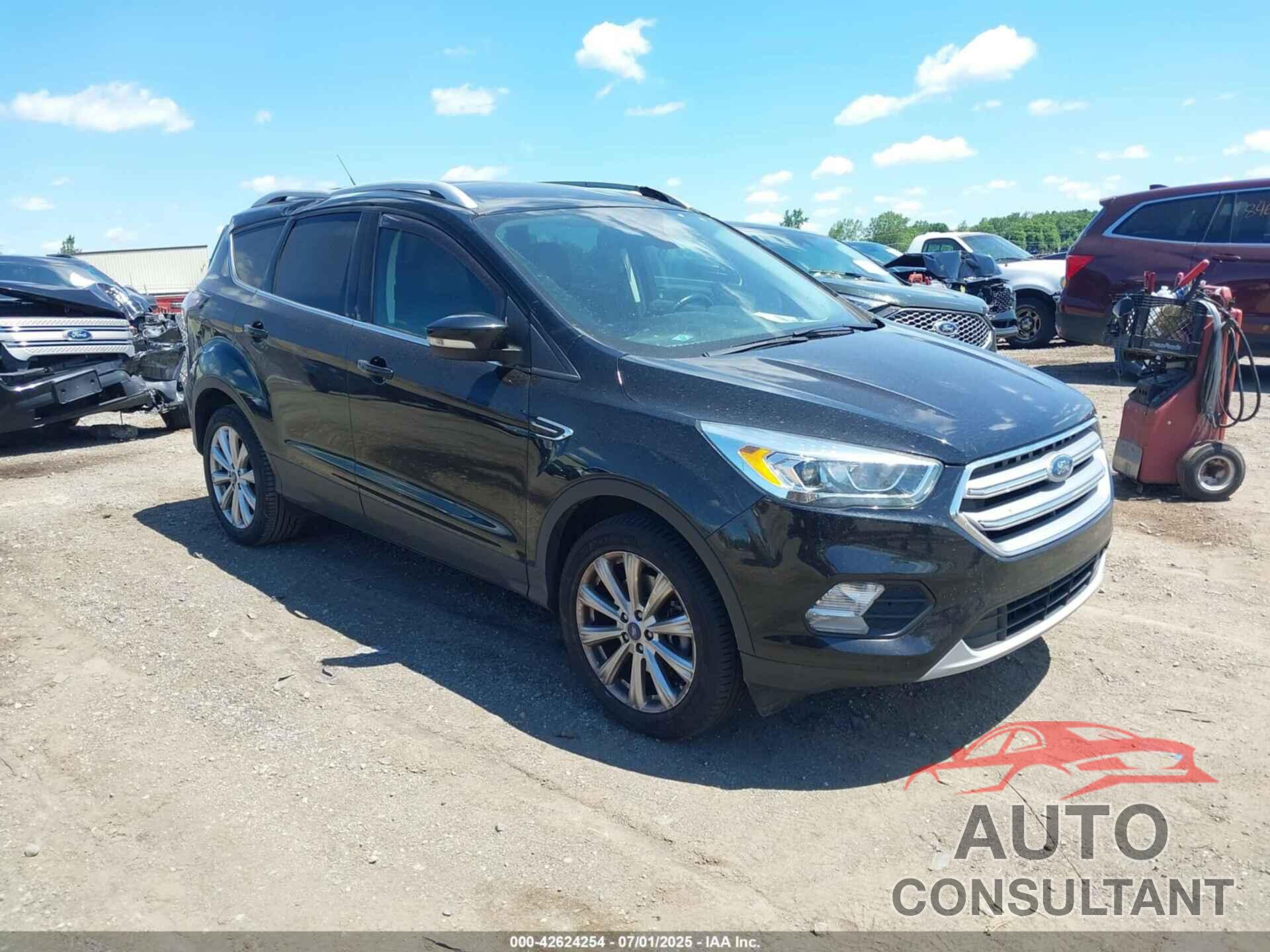 FORD ESCAPE 2017 - 1FMCU9J91HUB01082