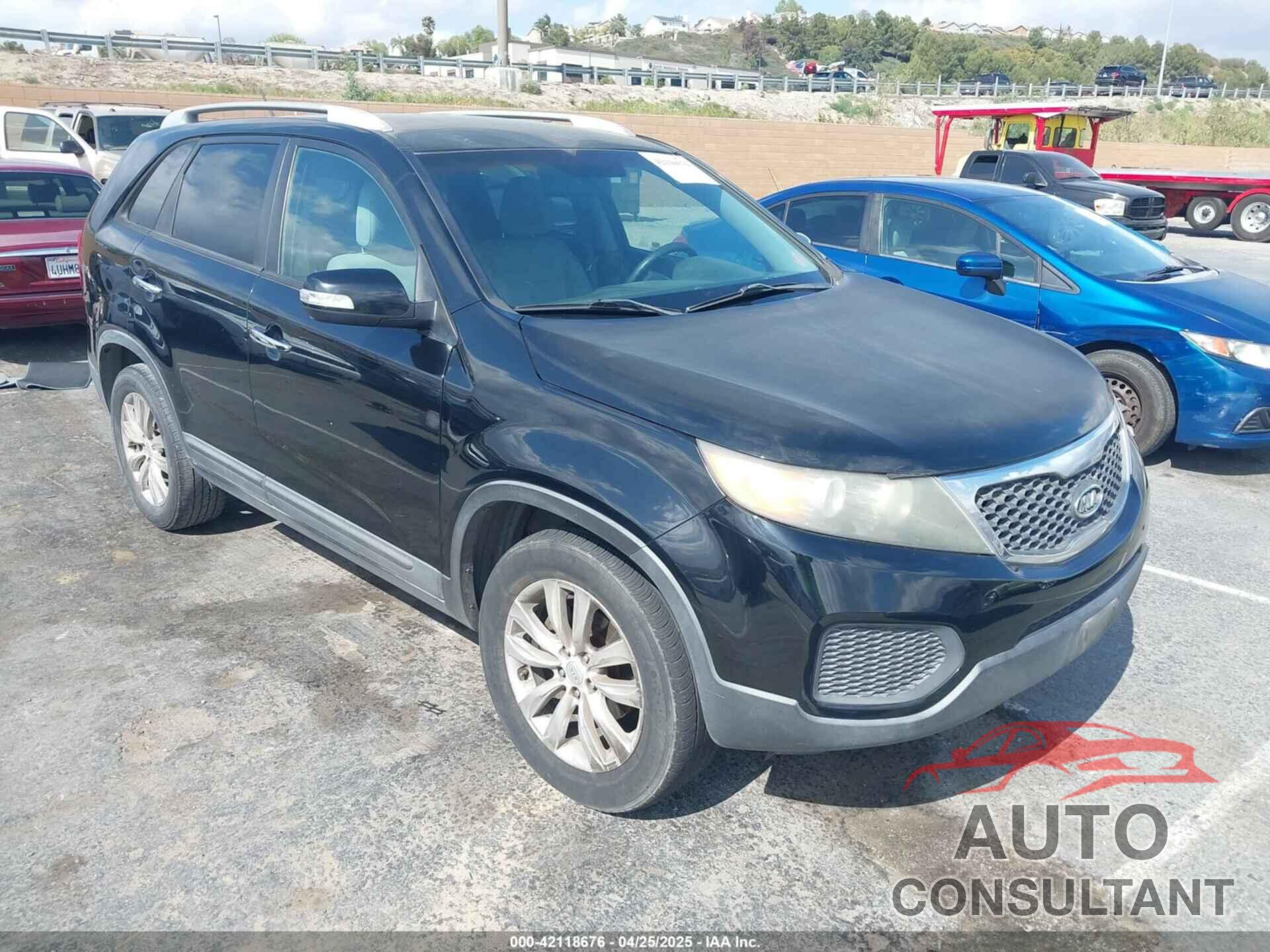 KIA SORENTO 2011 - 5XYKT4A23BG055143