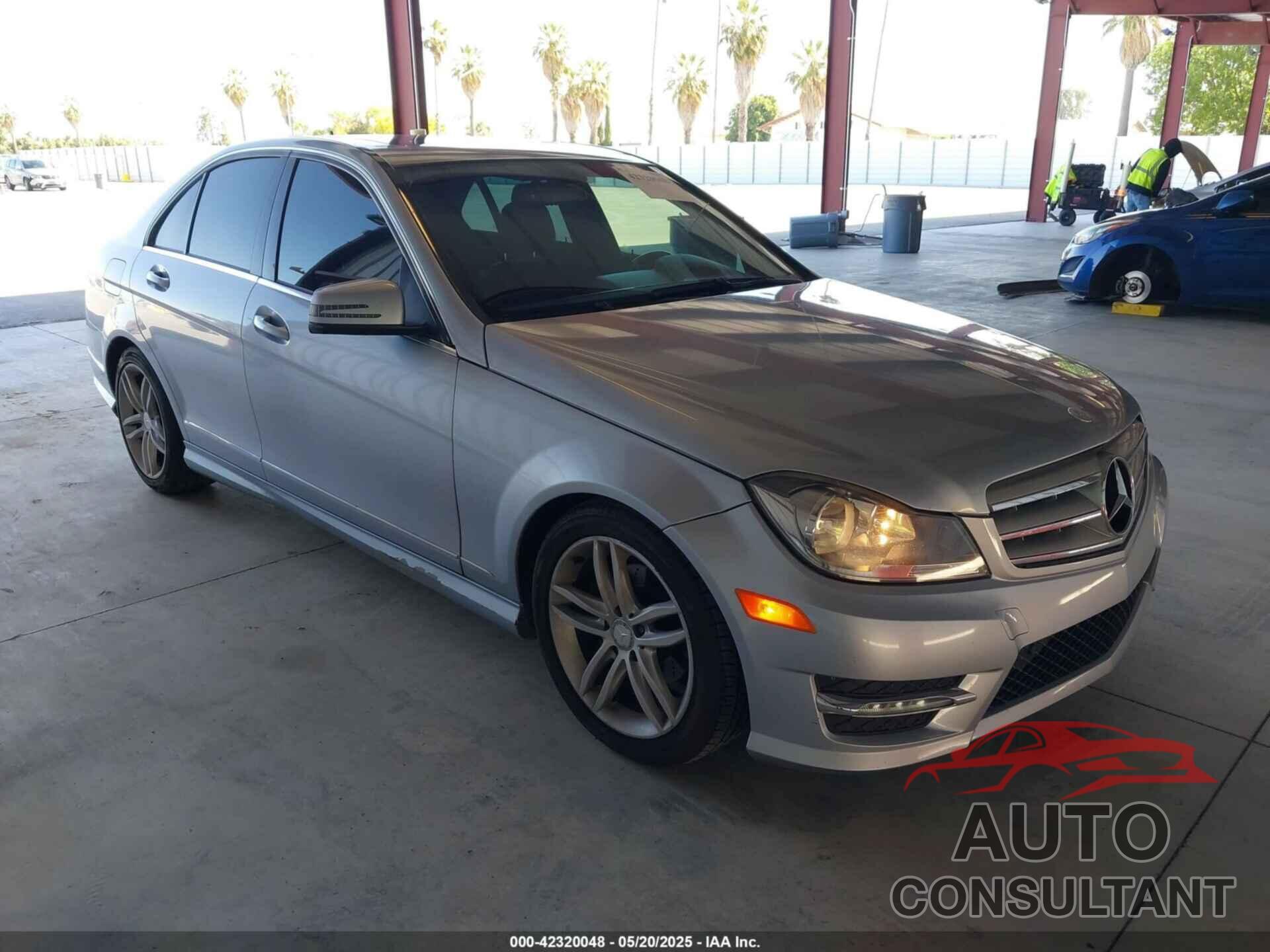 MERCEDES-BENZ C 250 2013 - WDDGF4HB0DA795325