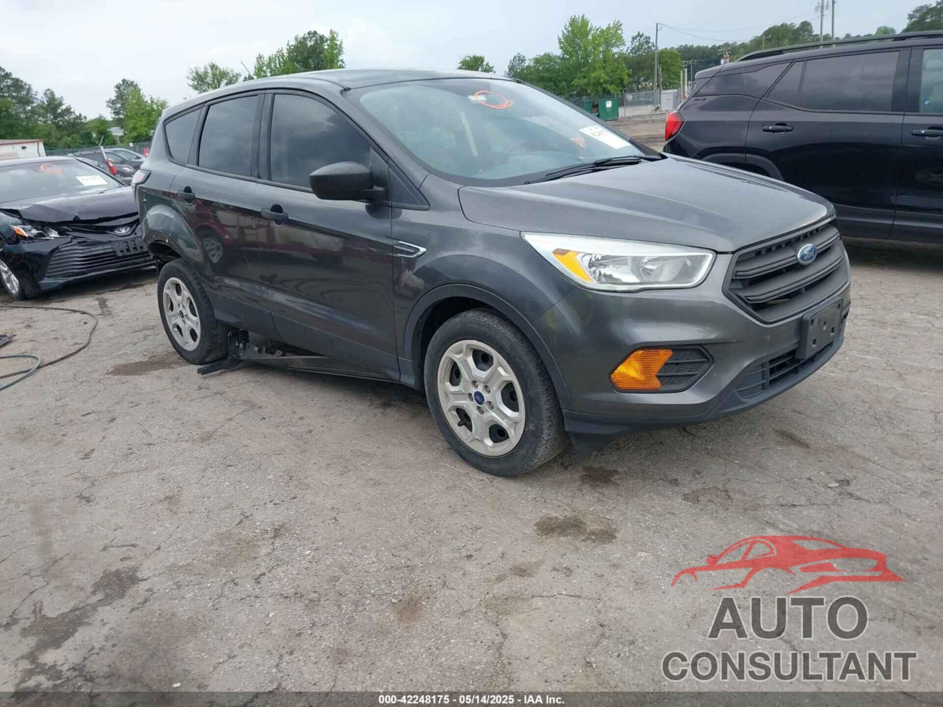 FORD ESCAPE 2017 - 1FMCU0F76HUD71802