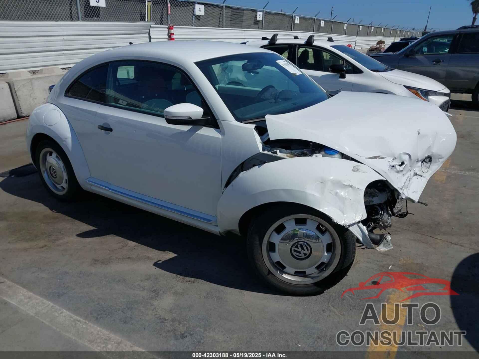 VOLKSWAGEN BEETLE 2015 - 3VWF17AT5FM653399