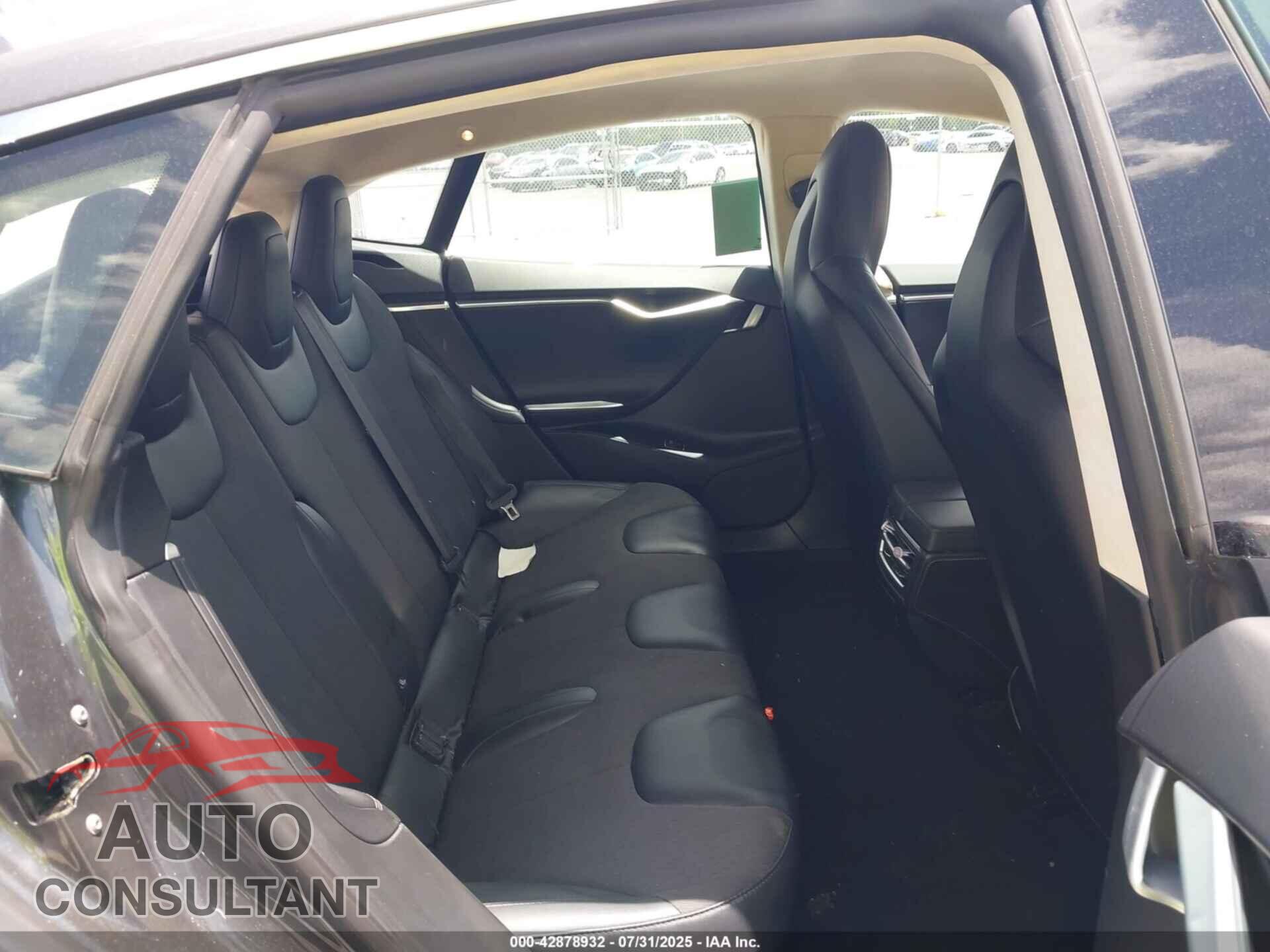 TESLA MODEL S 2015 - 5YJSA1E11FF115987