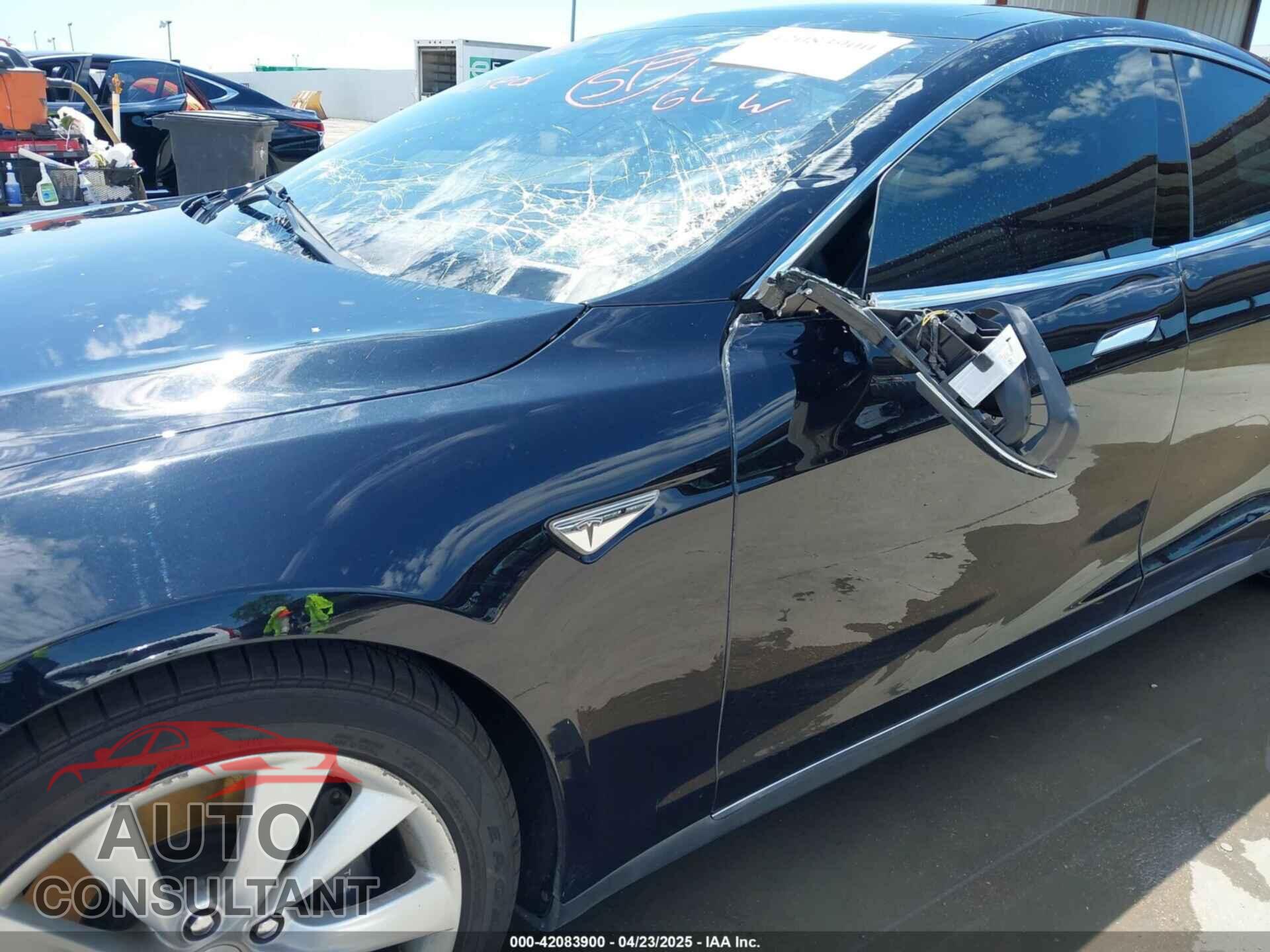 TESLA MODEL S 2015 - 5YJSA1S27FF097623