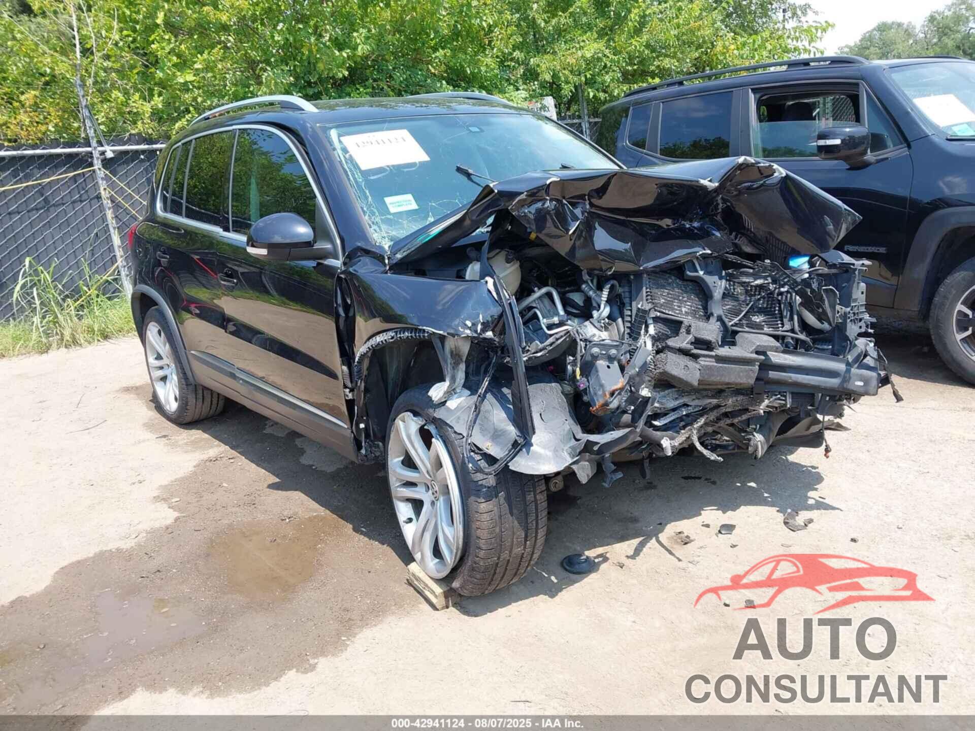 VOLKSWAGEN TIGUAN 2016 - WVGBV7AX4GW545054