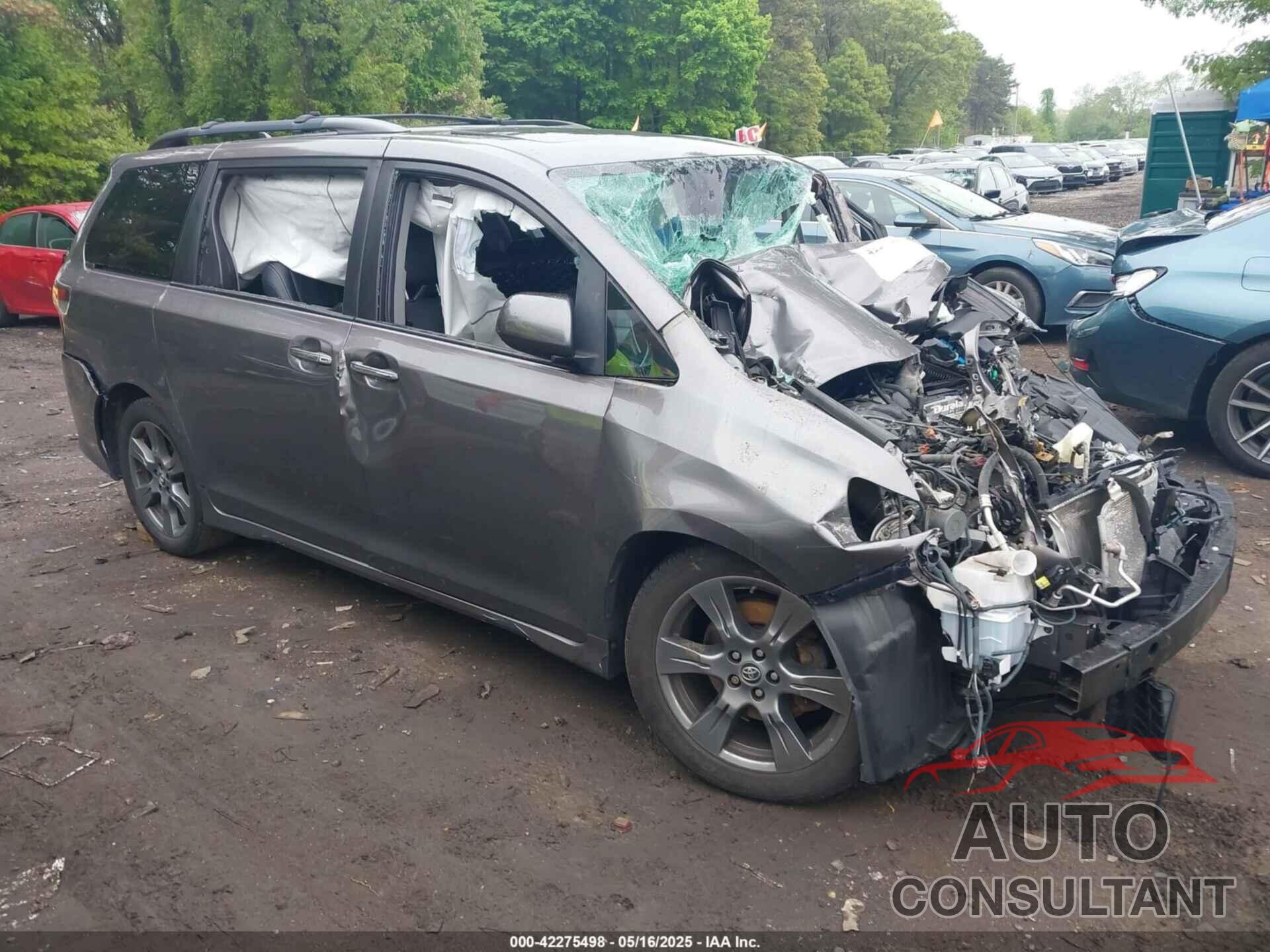 TOYOTA SIENNA 2019 - 5TDXZ3DC4KS014221