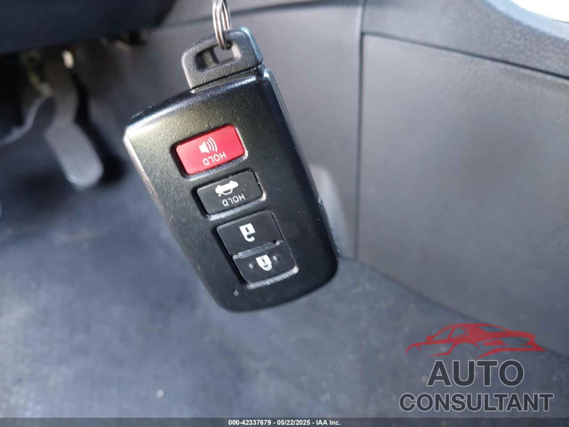 TOYOTA COROLLA 2018 - 5YFBURHE1JP813372