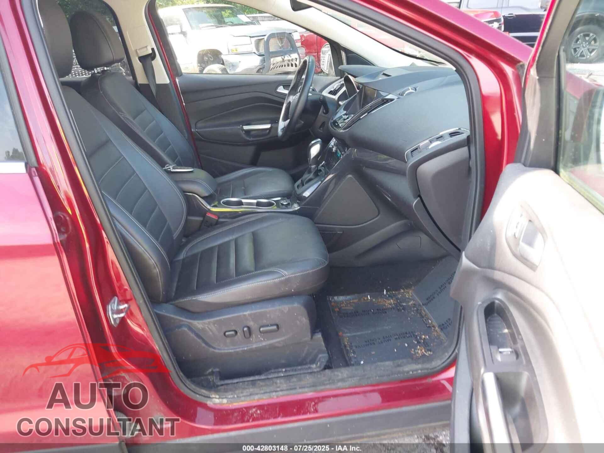 FORD ESCAPE 2015 - 1FMCU9JX7FUB18254