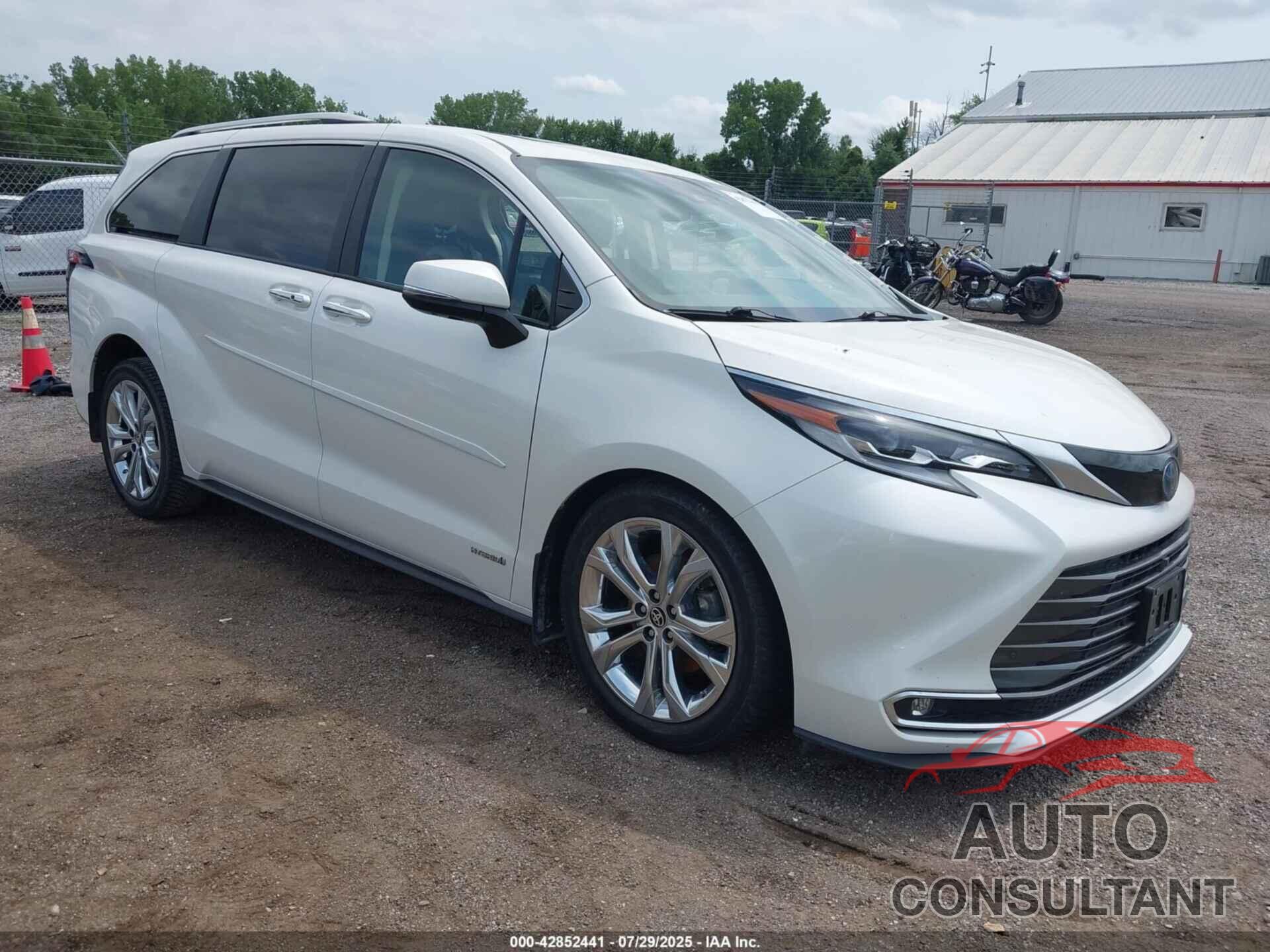 TOYOTA SIENNA 2021 - 5TDERKEC0MS007057
