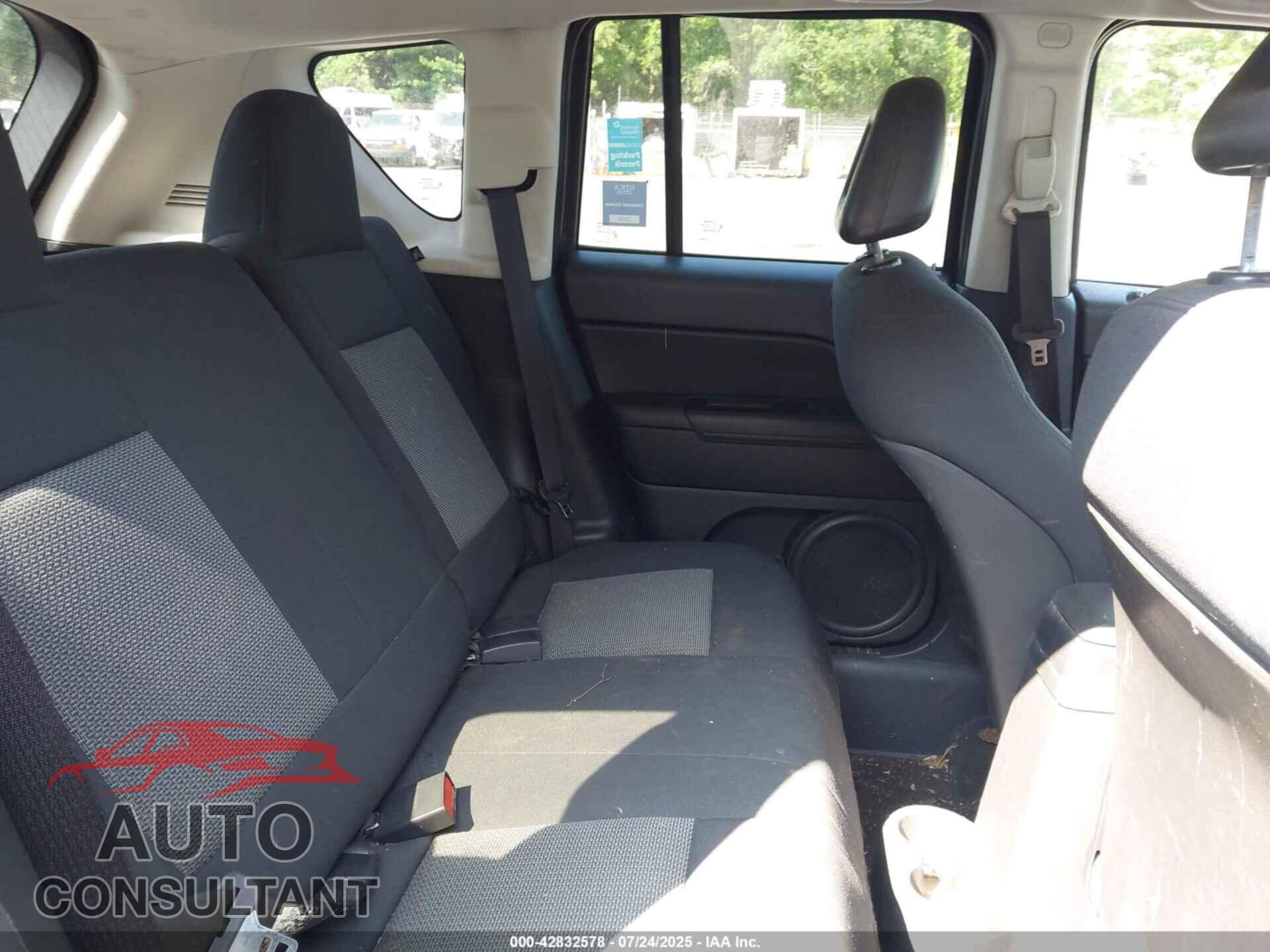 JEEP COMPASS 2009 - 1J4FF47BX9D192597