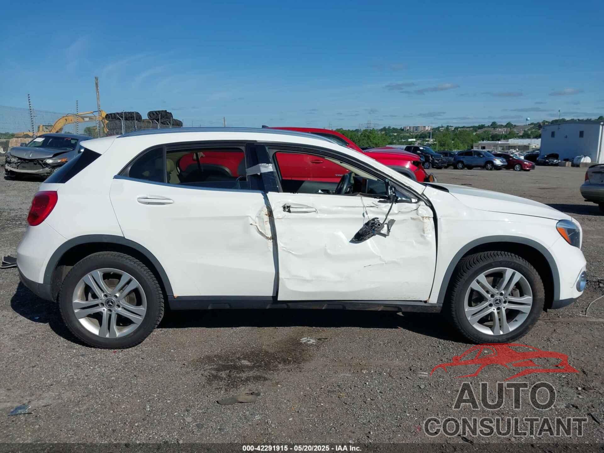 MERCEDES-BENZ GLA 250 2019 - WDCTG4GBXKU003890