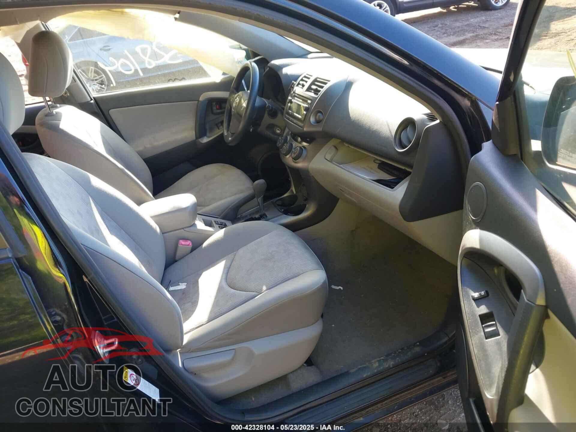 TOYOTA RAV4 2012 - JTMBF4DVXCD044525