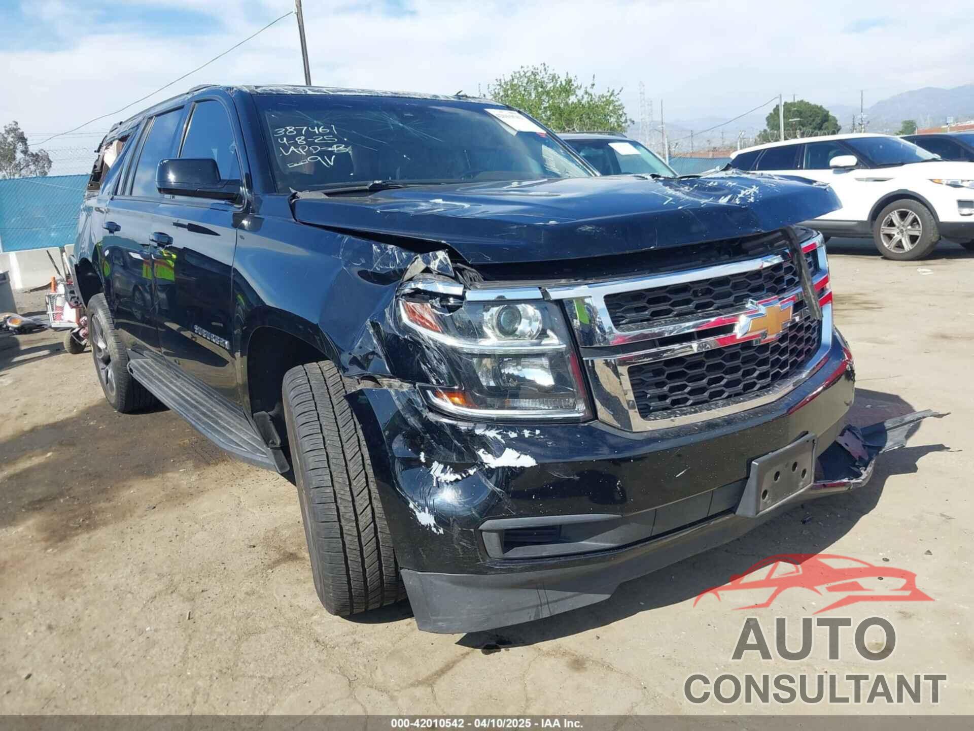 CHEVROLET SUBURBAN 2018 - 1GNSCHKC1JR131979